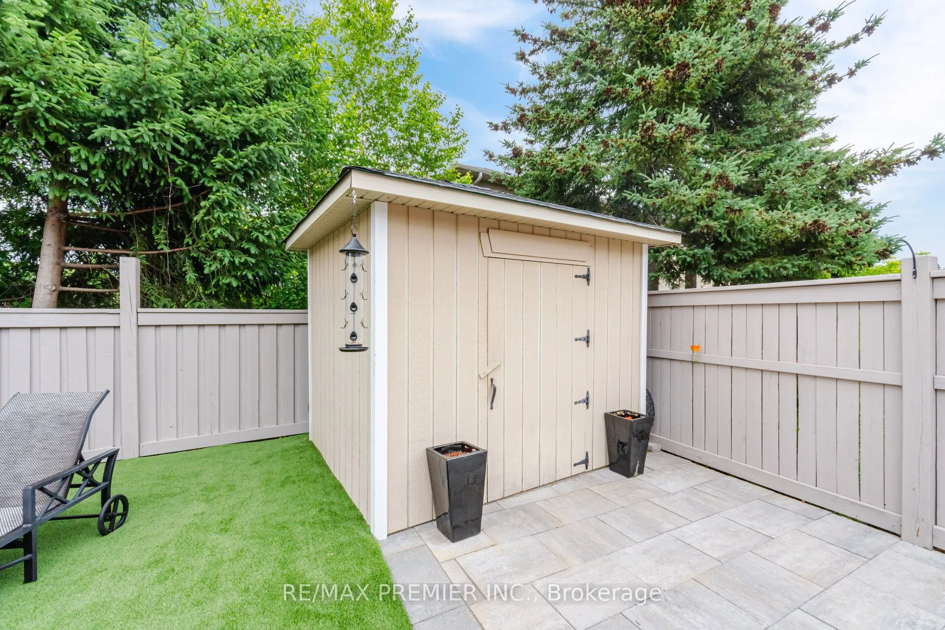 28 Ellerby Square N