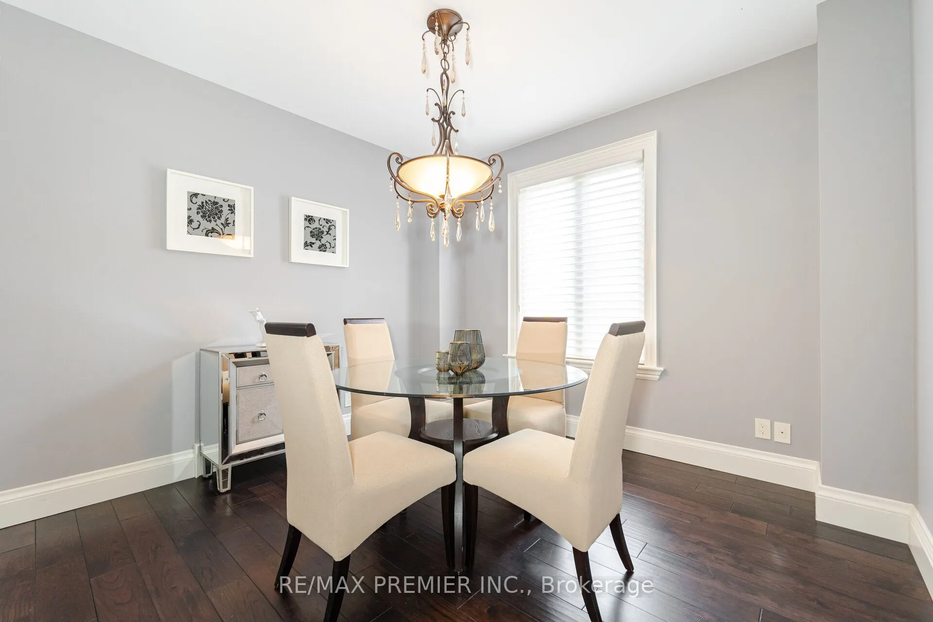 28 Ellerby Square N