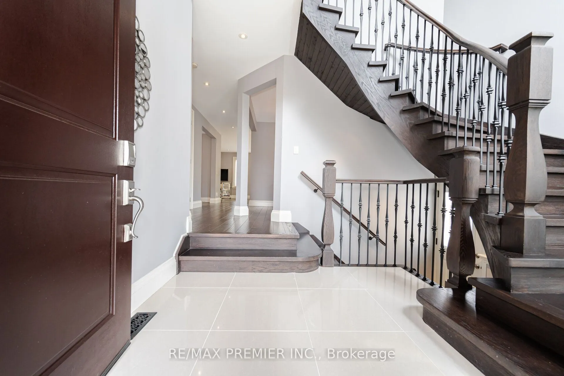 28 Ellerby Square N