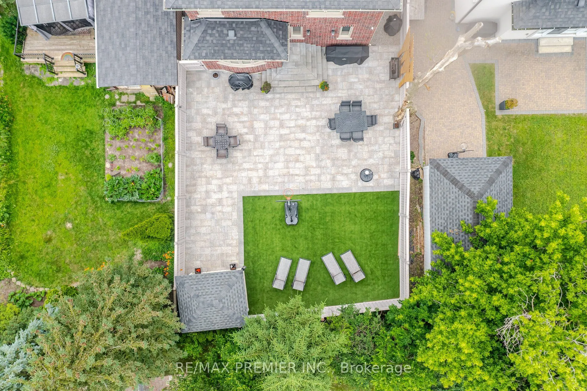 28 Ellerby Square N