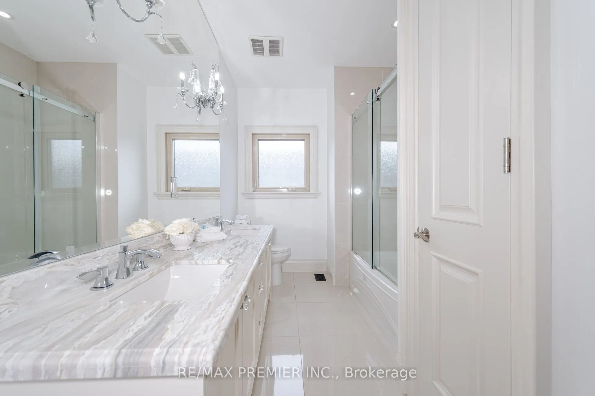 28 Ellerby Square N