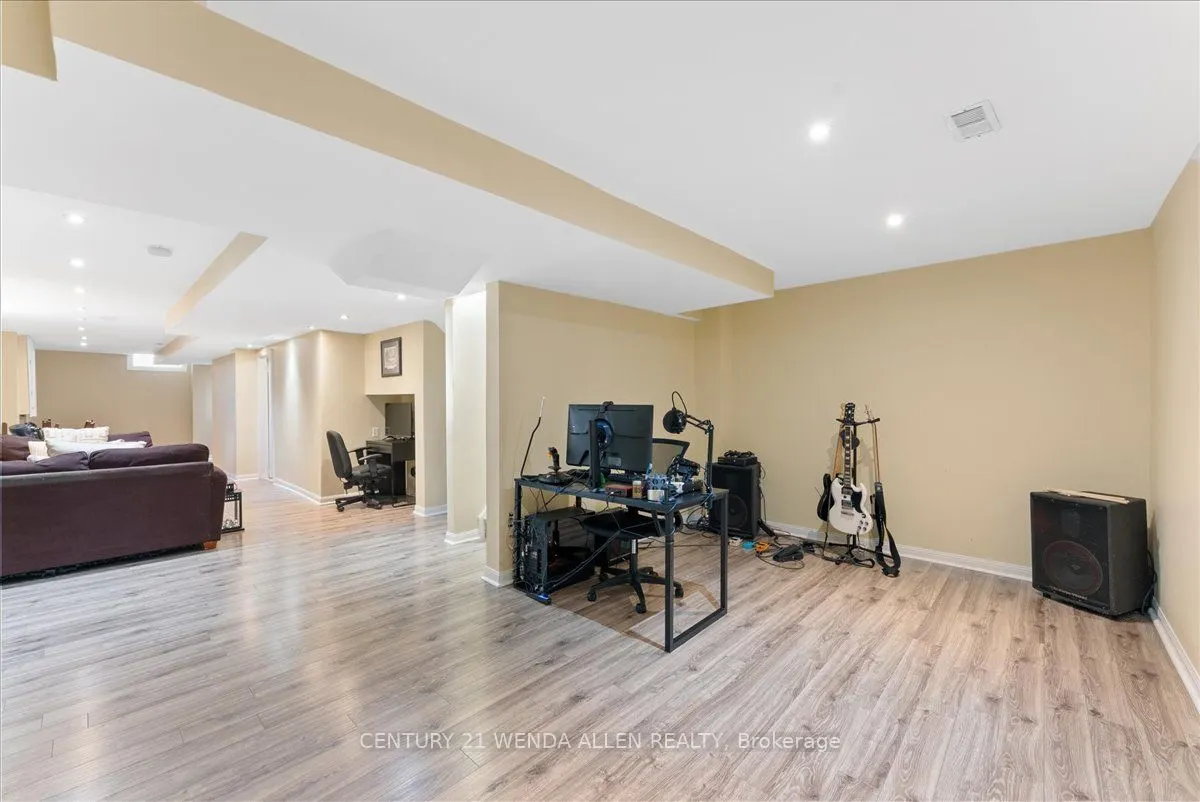 1 Ayhart Street