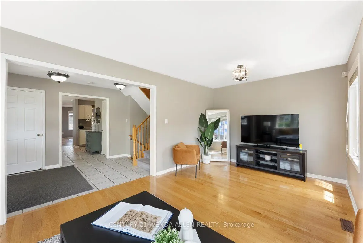 1 Ayhart Street