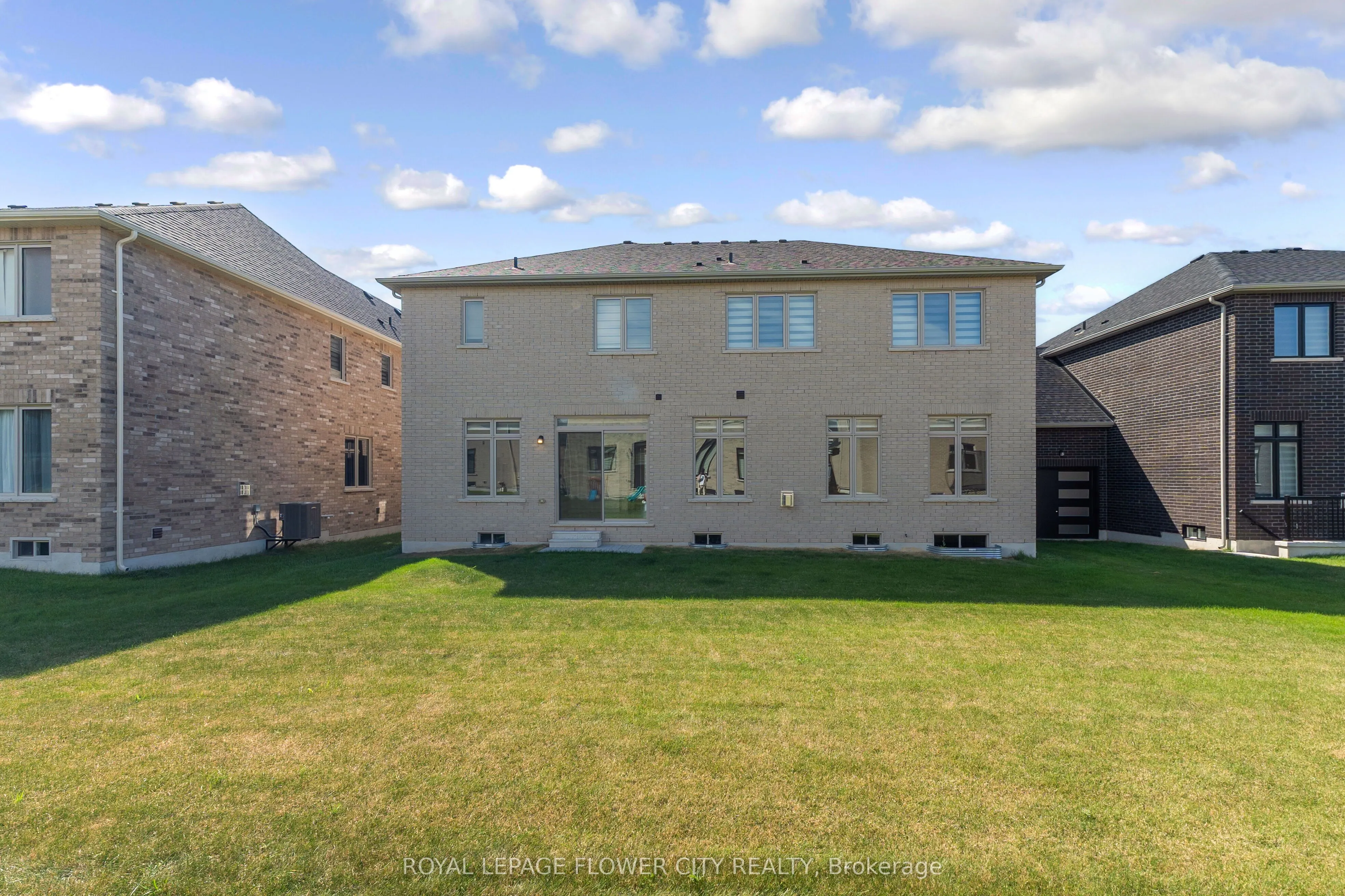 11 Wintergreen Lane N
