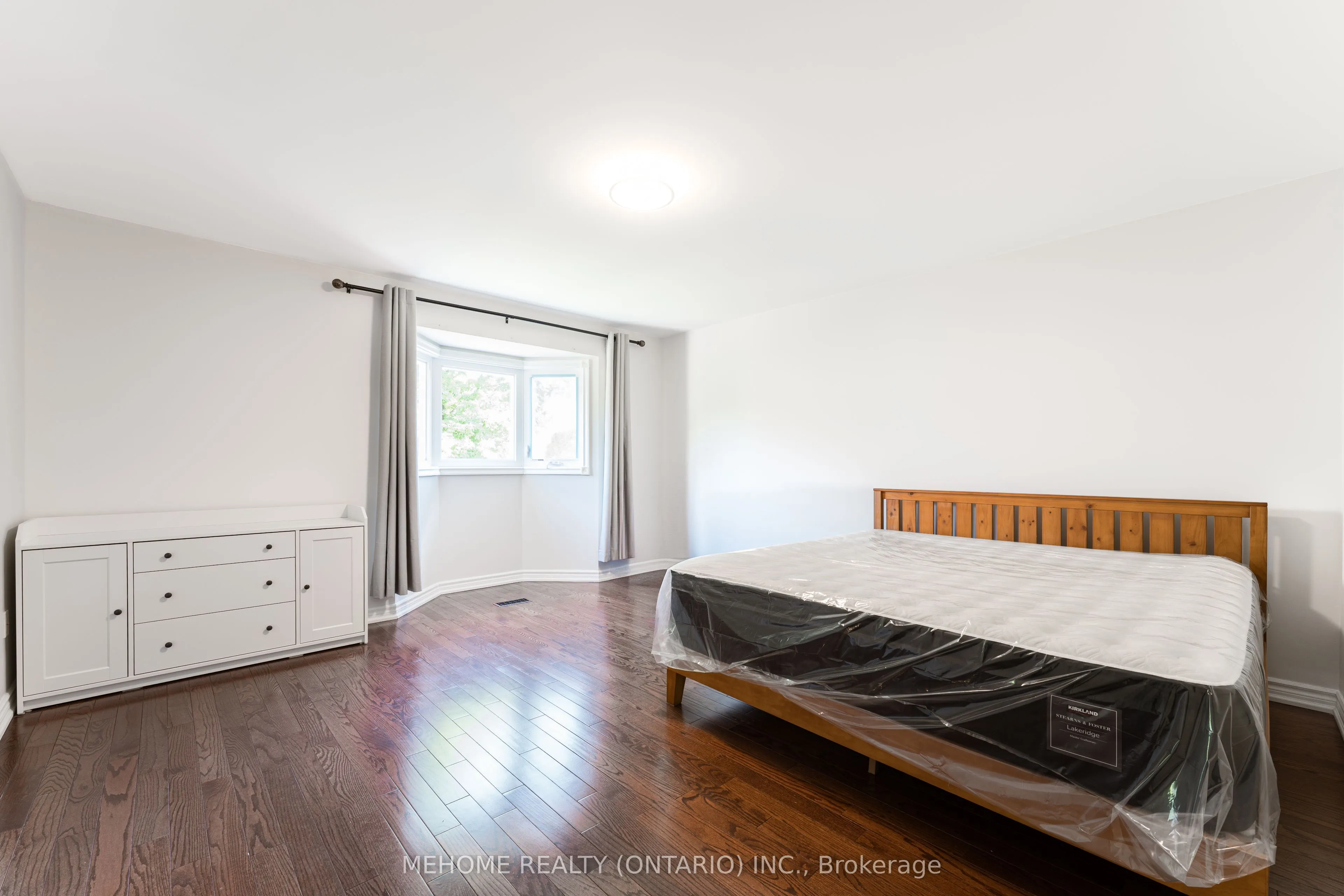38 Desert View Crescent