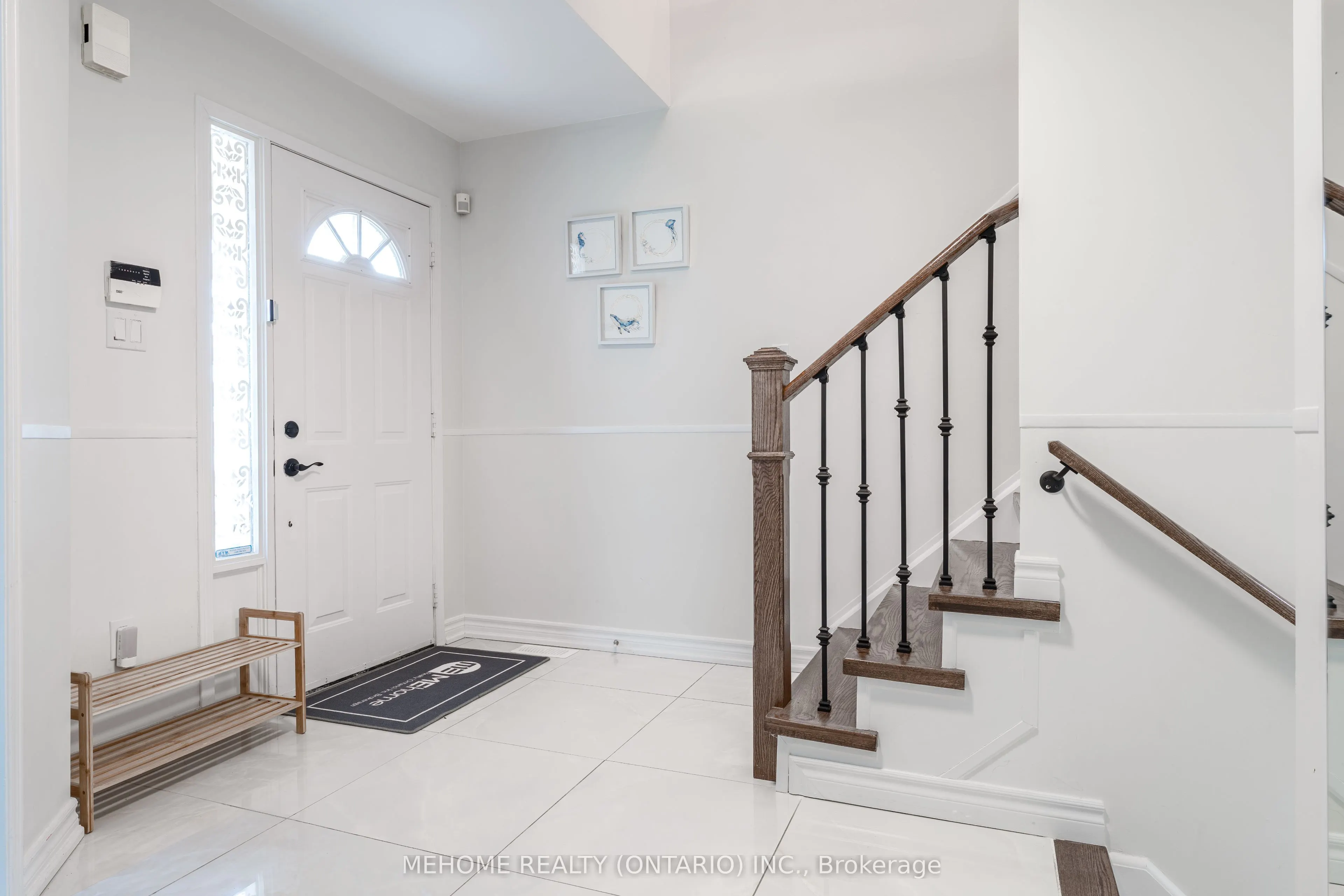 38 Desert View Crescent