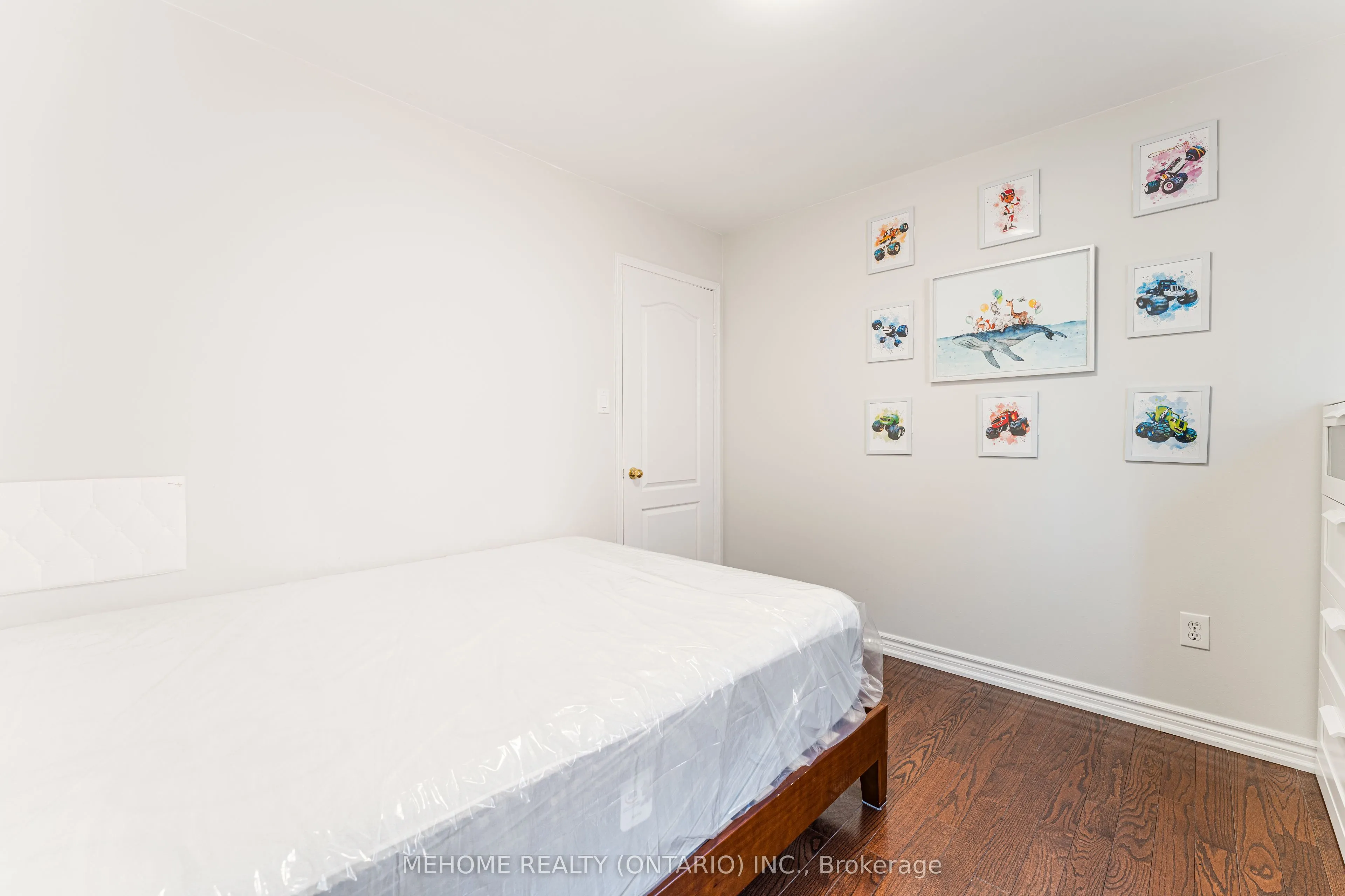 38 Desert View Crescent