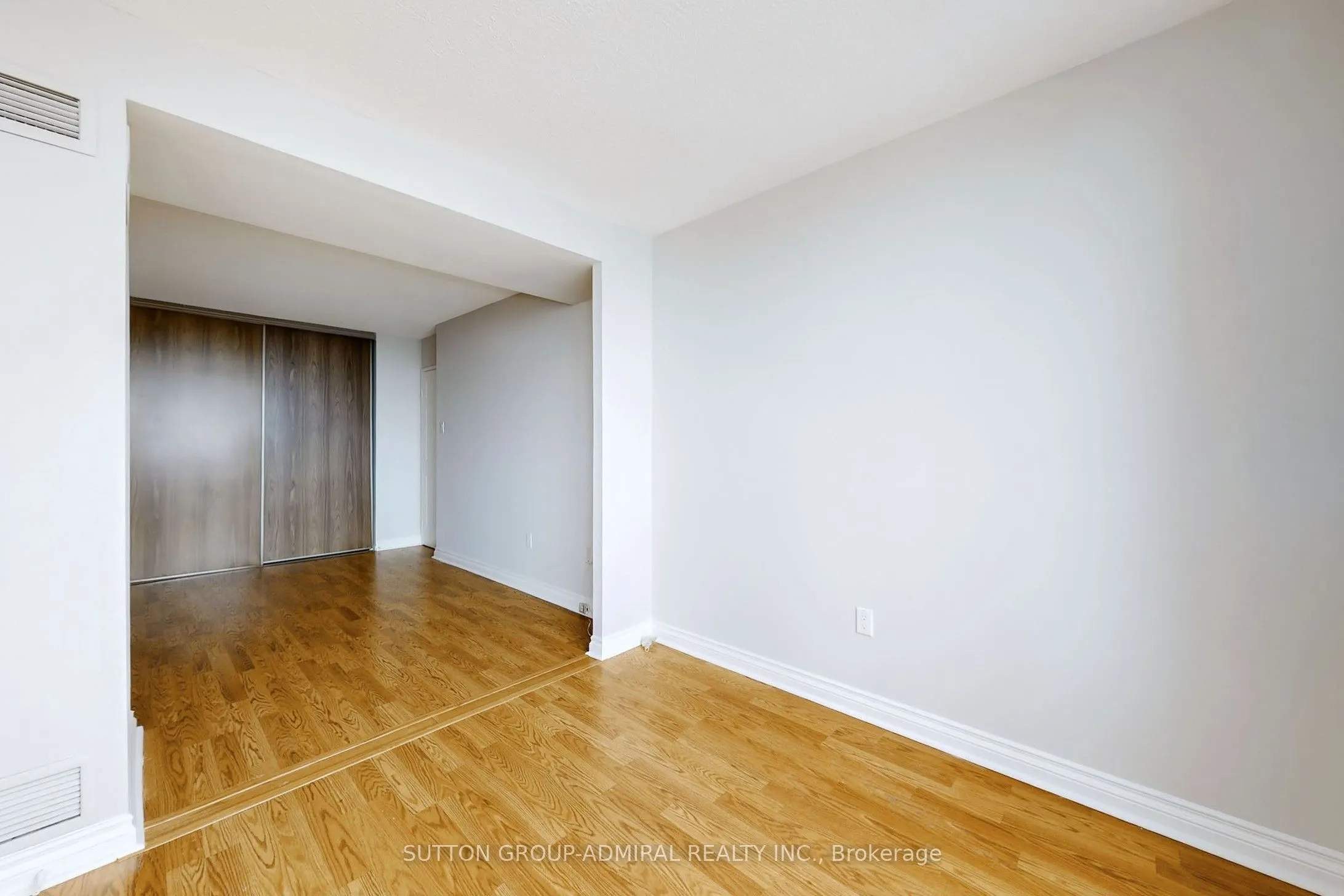 7601 Bathurst Street, #1107