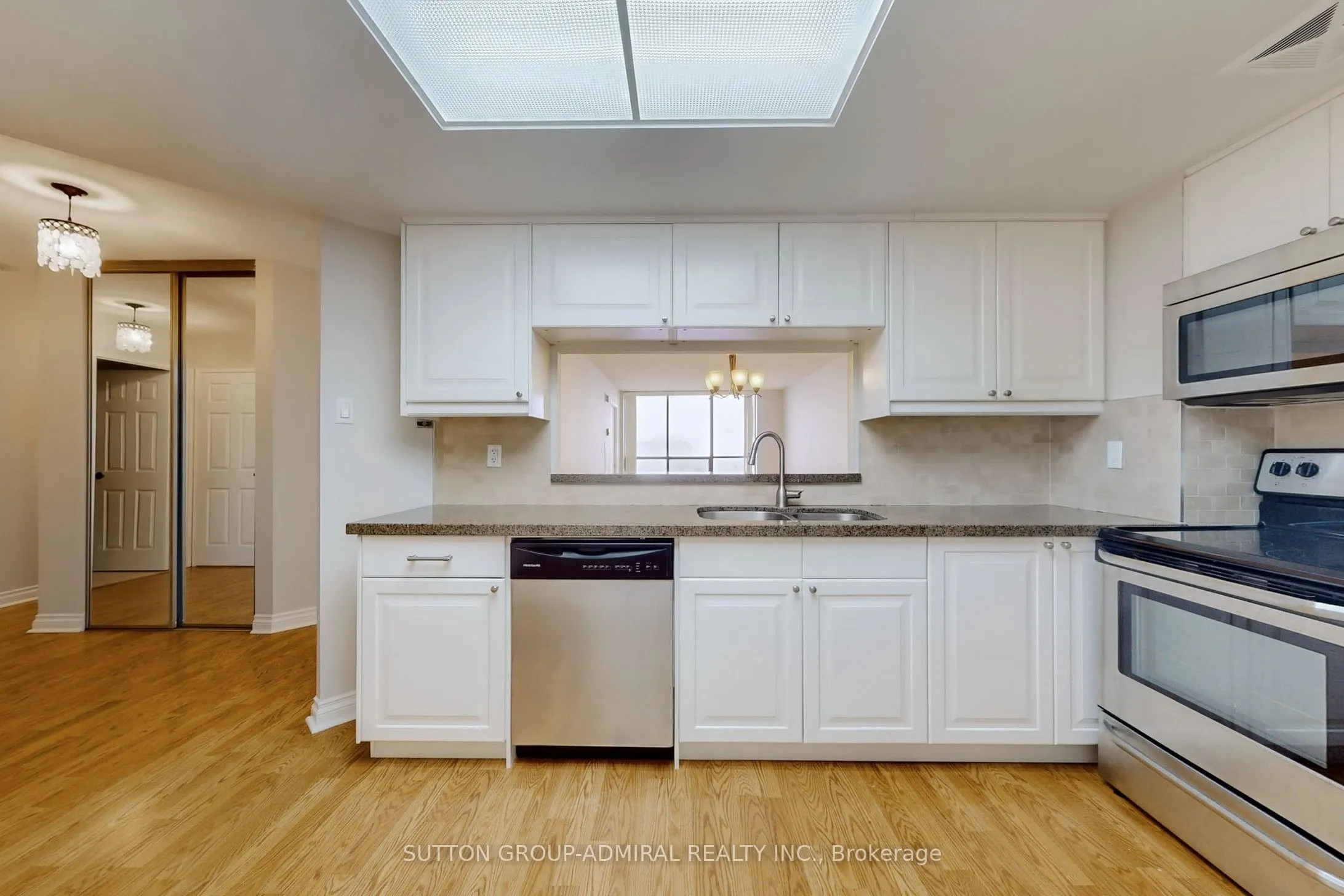 7601 Bathurst Street, #1107
