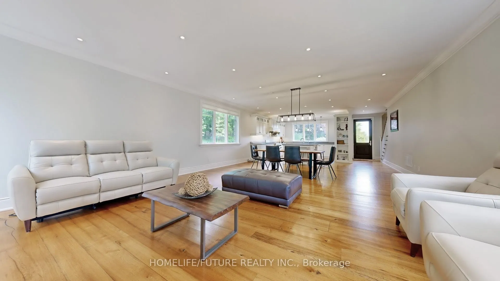 5556 VIVIAN Road