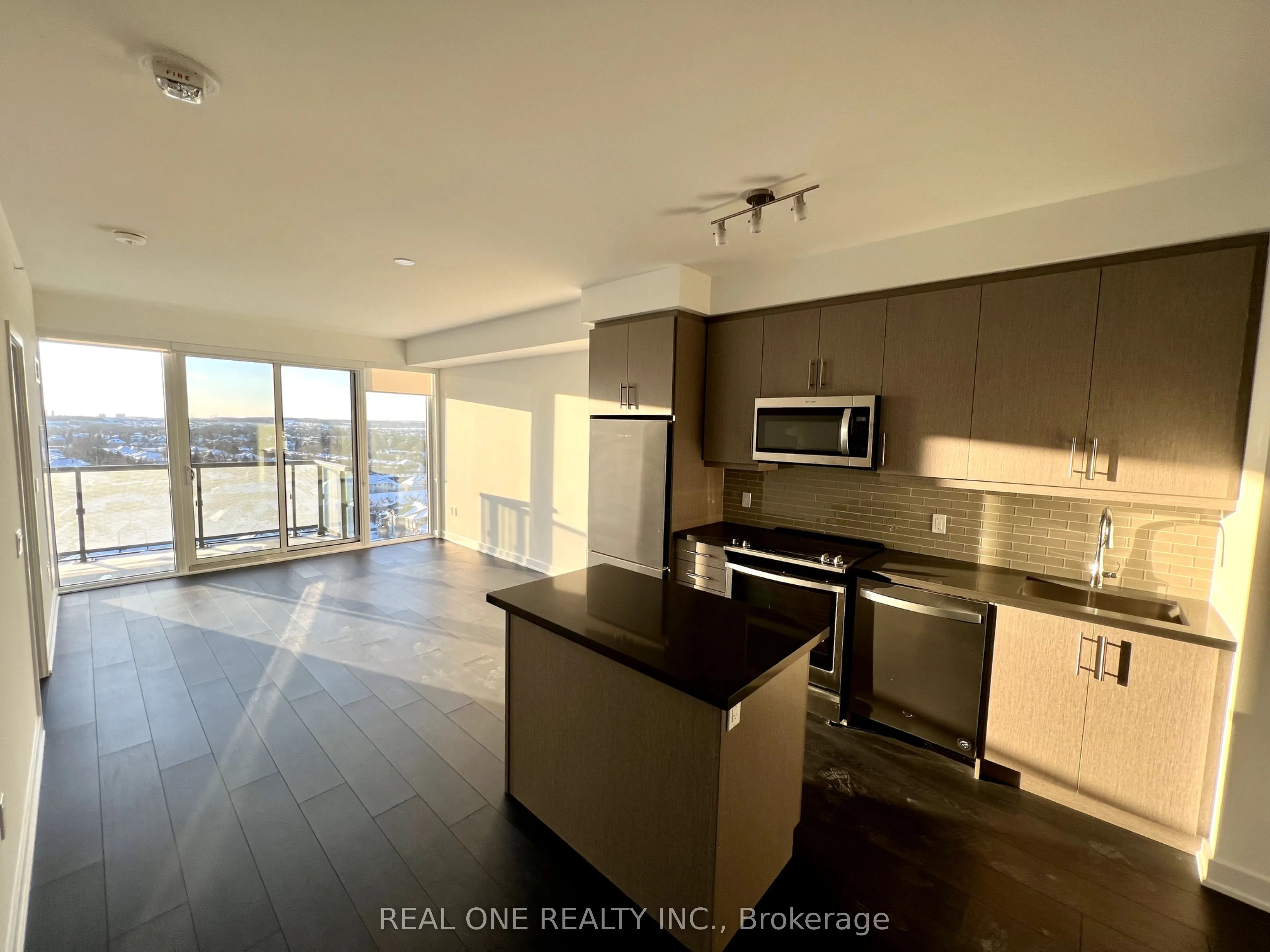 85 Oneida Crescent, #1215