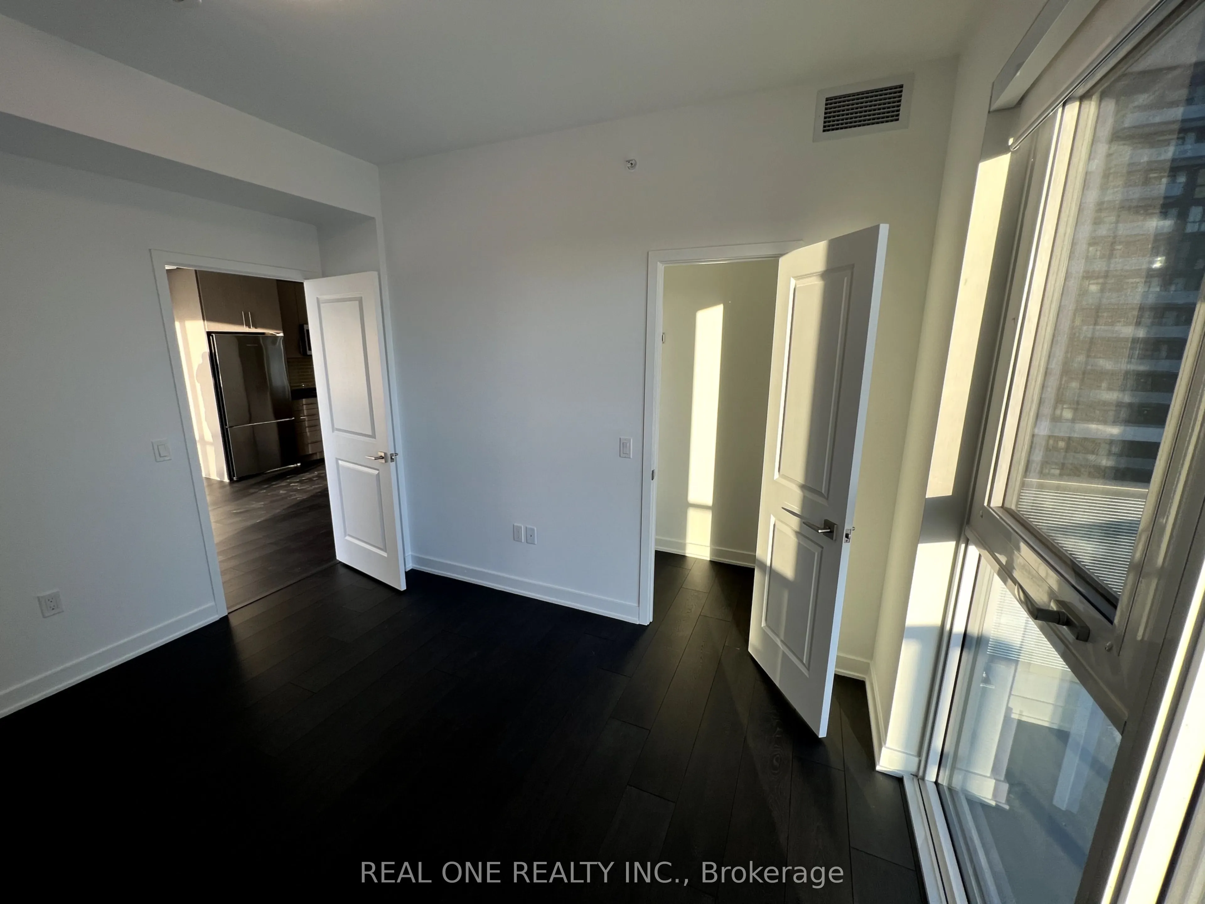 85 Oneida Crescent, #1215