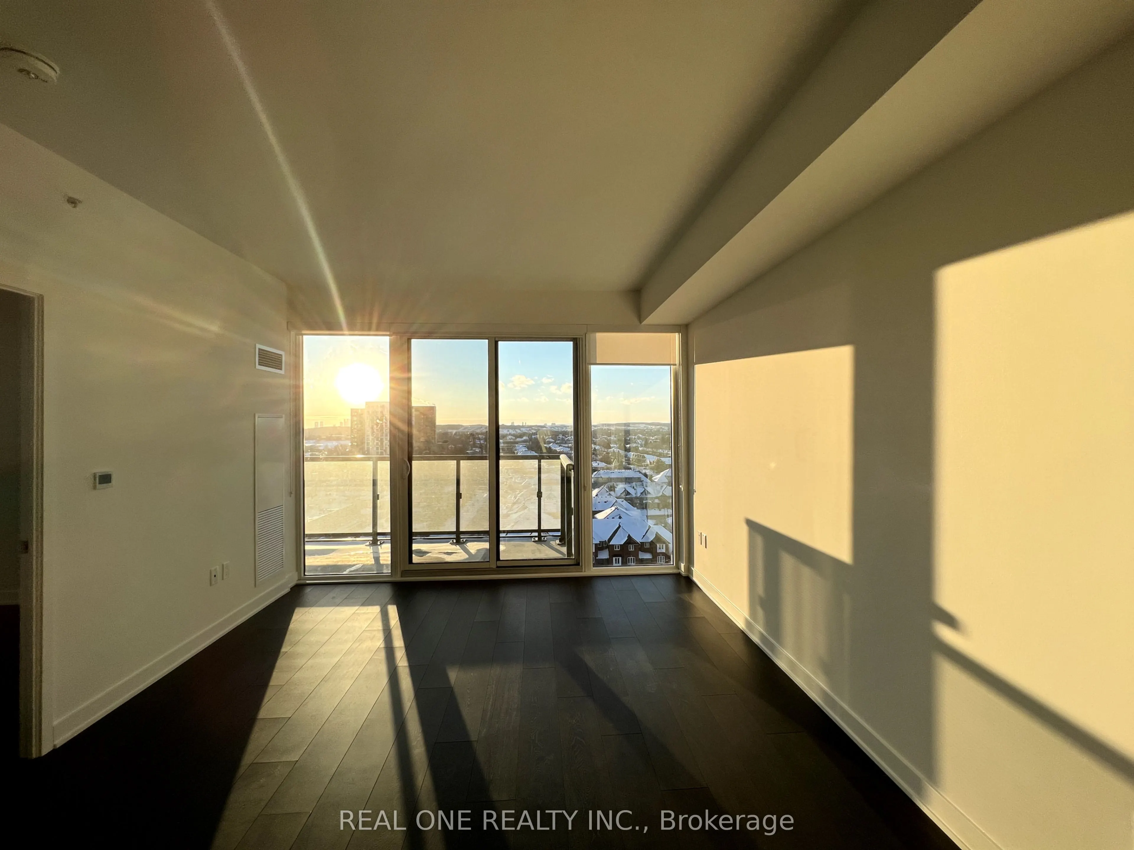 85 Oneida Crescent, #1215