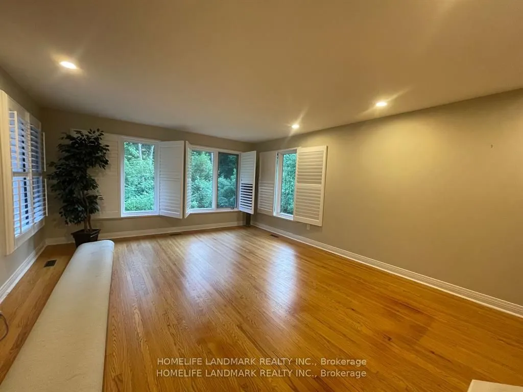 34 Steeplechase Avenue