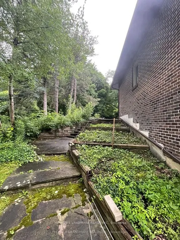 34 Steeplechase Avenue
