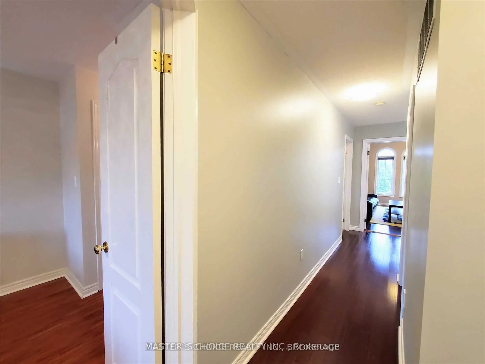 24 Golden Oak Avenue