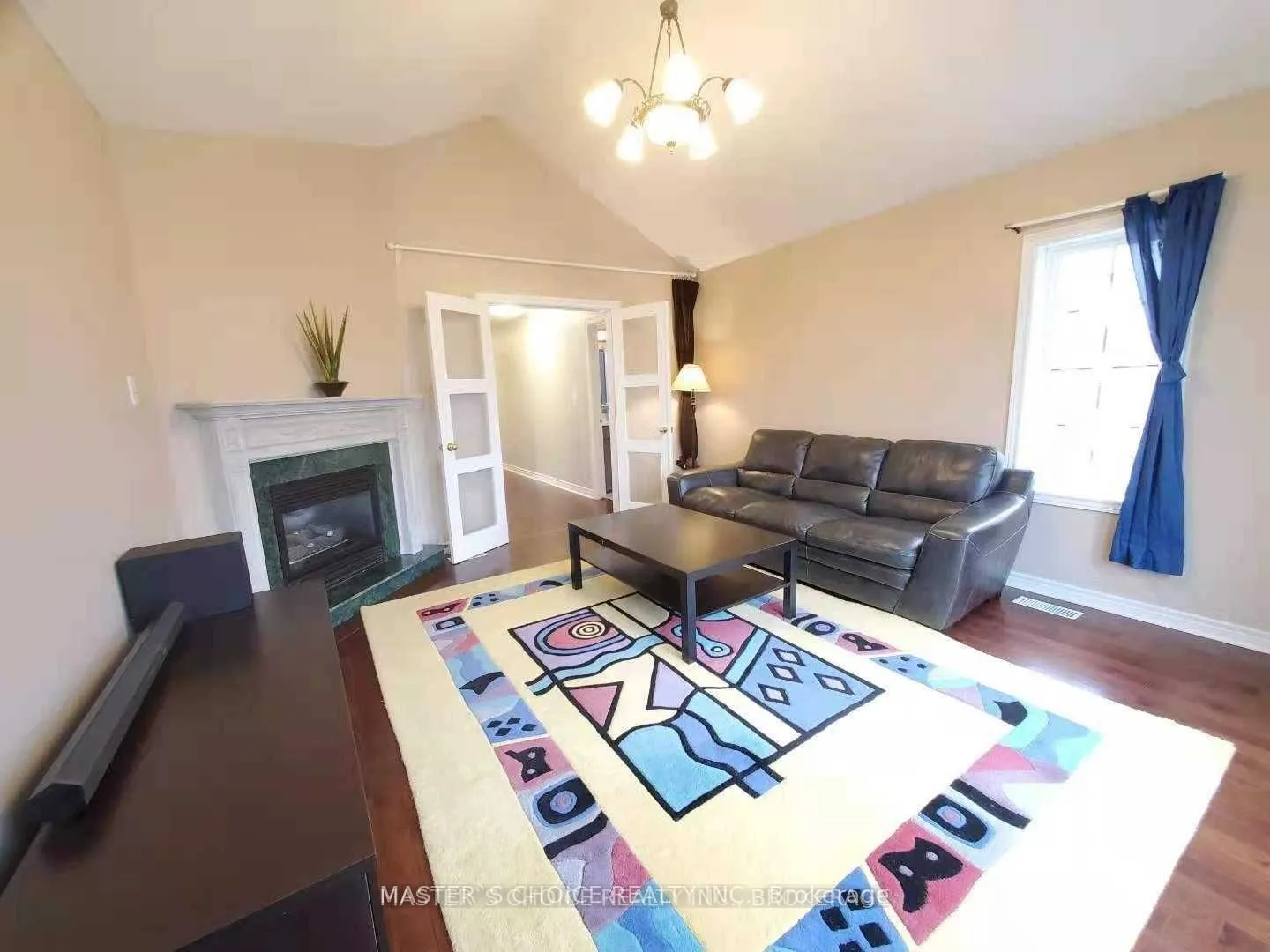 24 Golden Oak Avenue