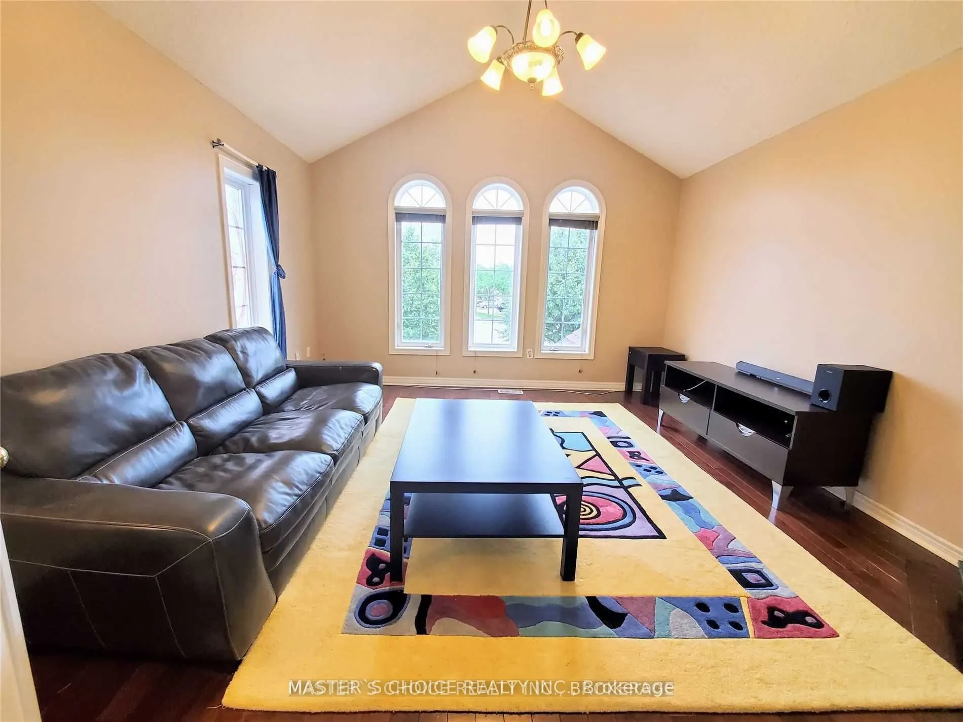 24 Golden Oak Avenue