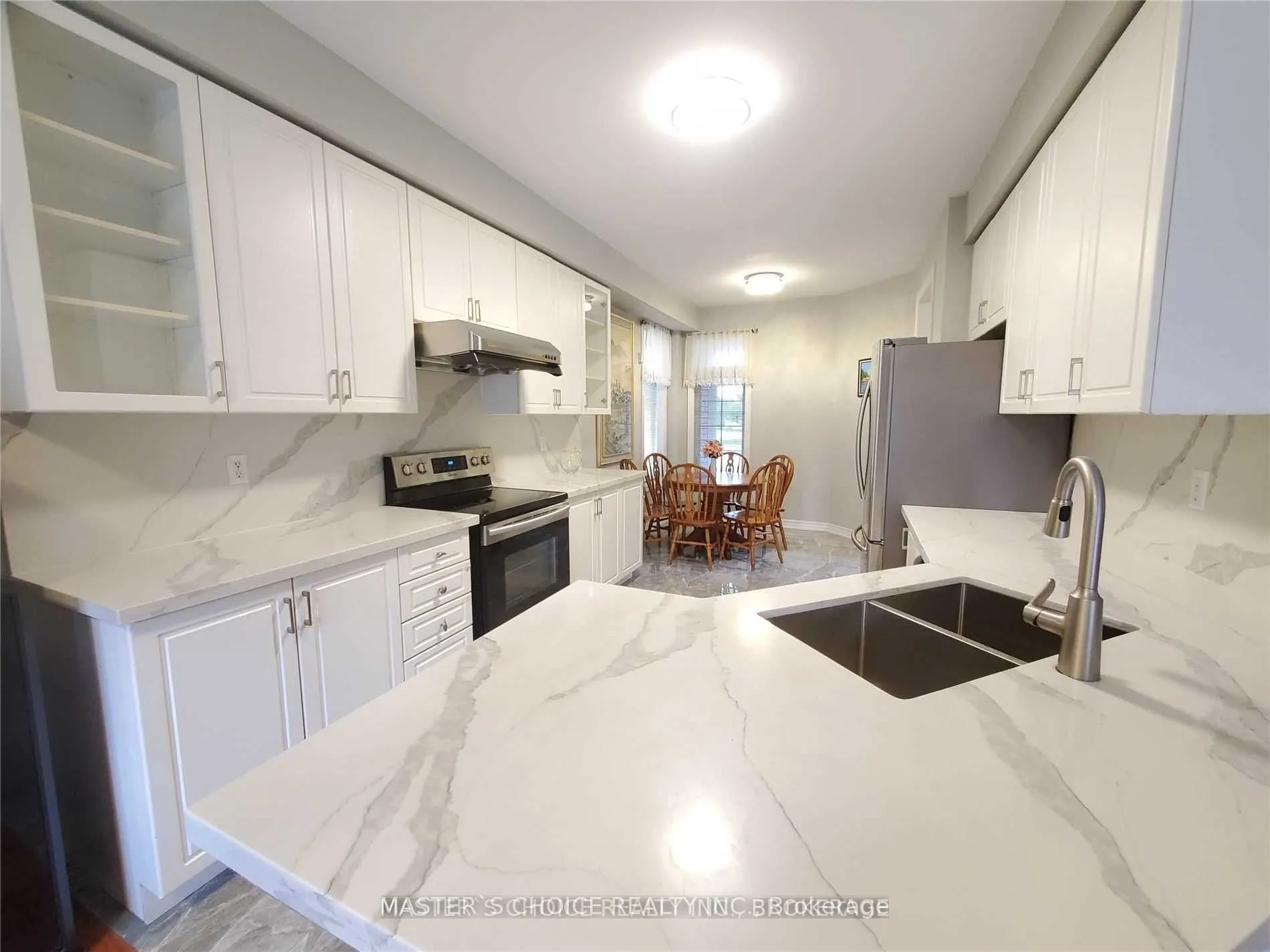24 Golden Oak Avenue