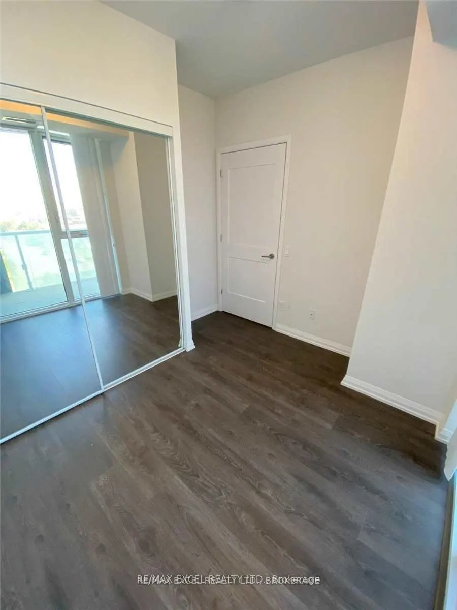 7895 Jane Street, #814