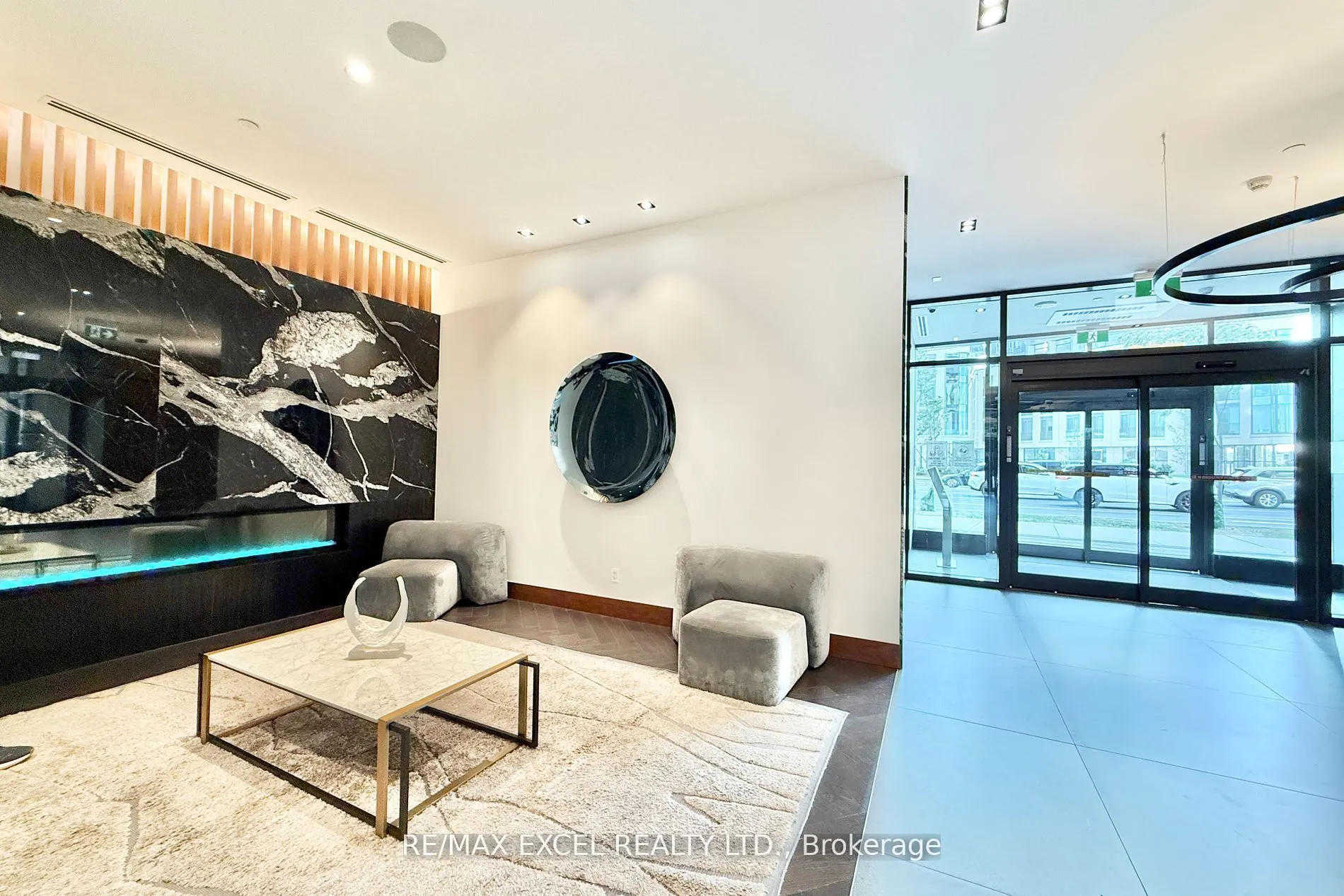 7895 Jane Street, #814