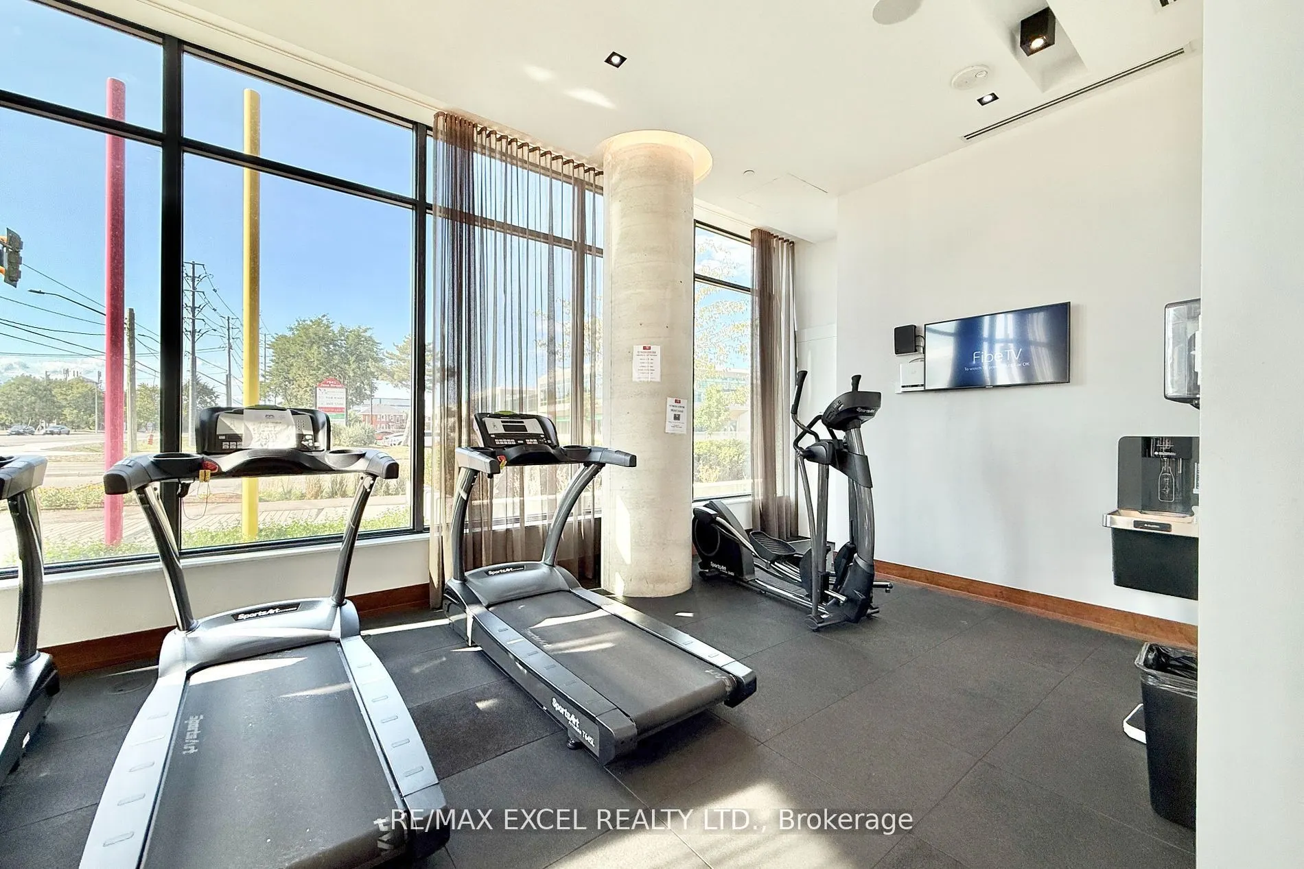 7895 Jane Street, #814