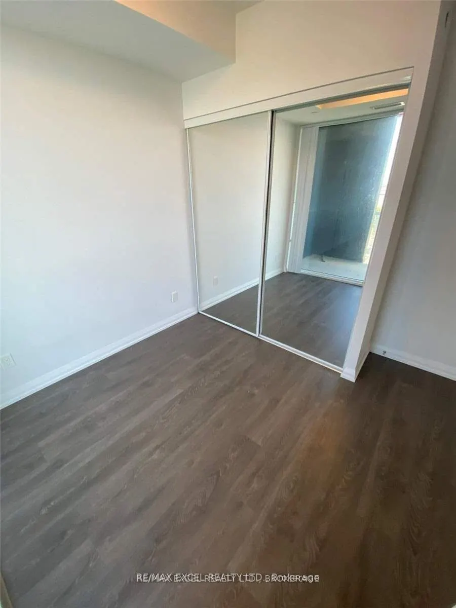 7895 Jane Street, #814