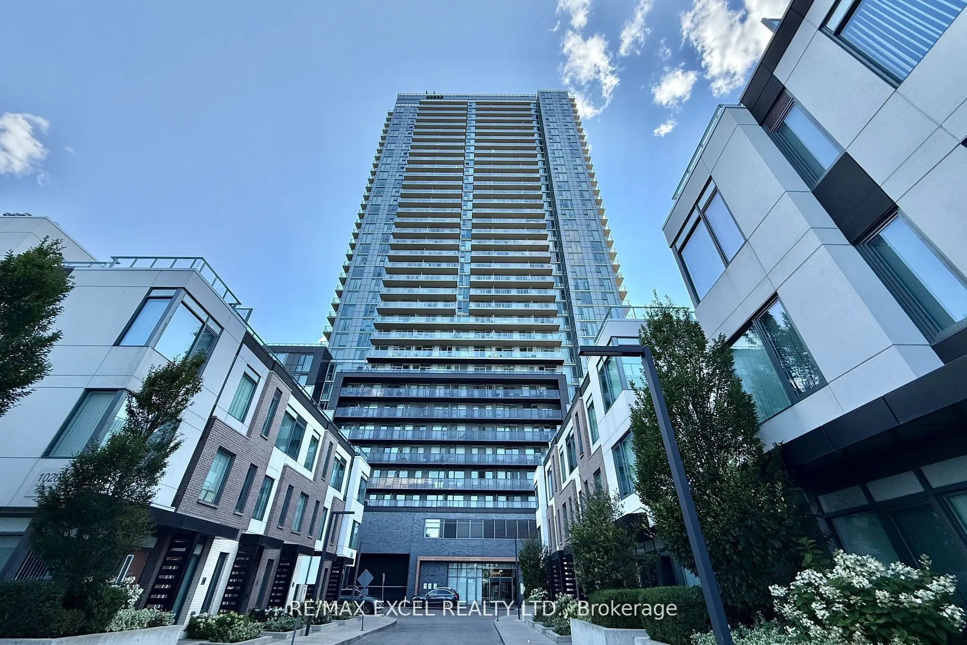 7895 Jane Street, #814
