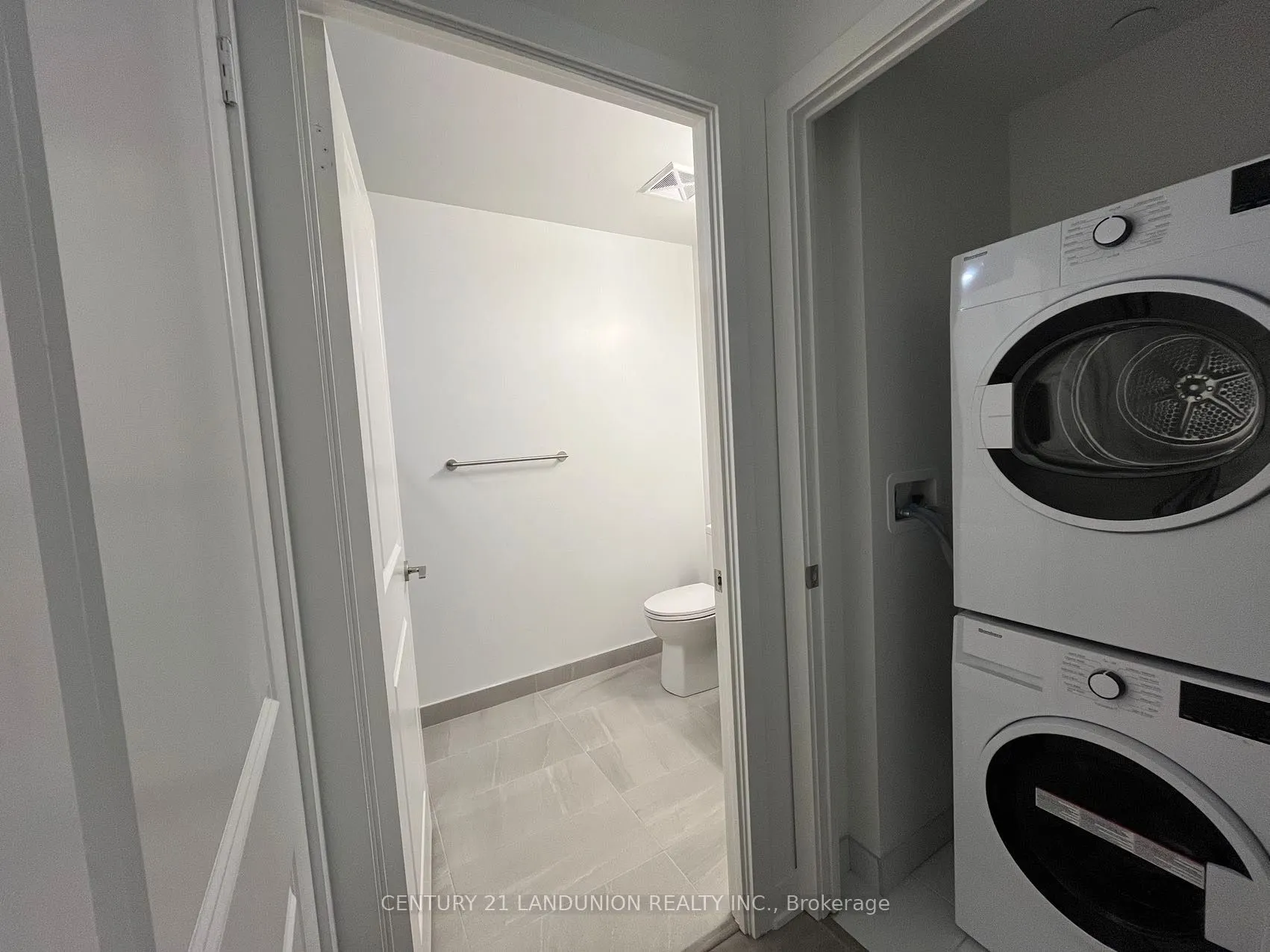 30 Upper Mall Way, #306