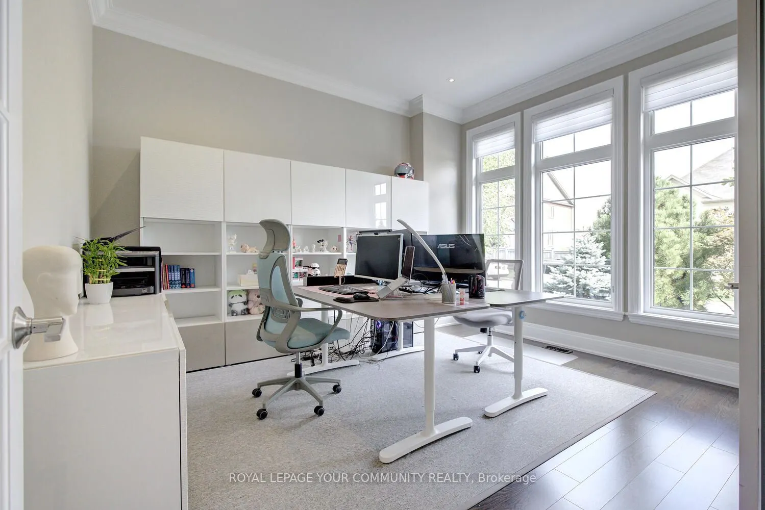 92 Heintzman Crescent