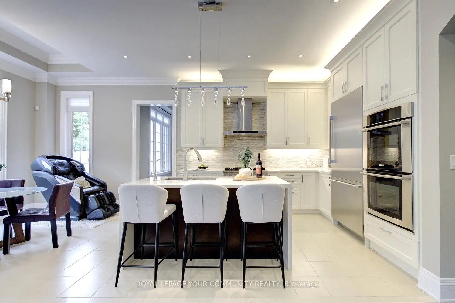 92 Heintzman Crescent