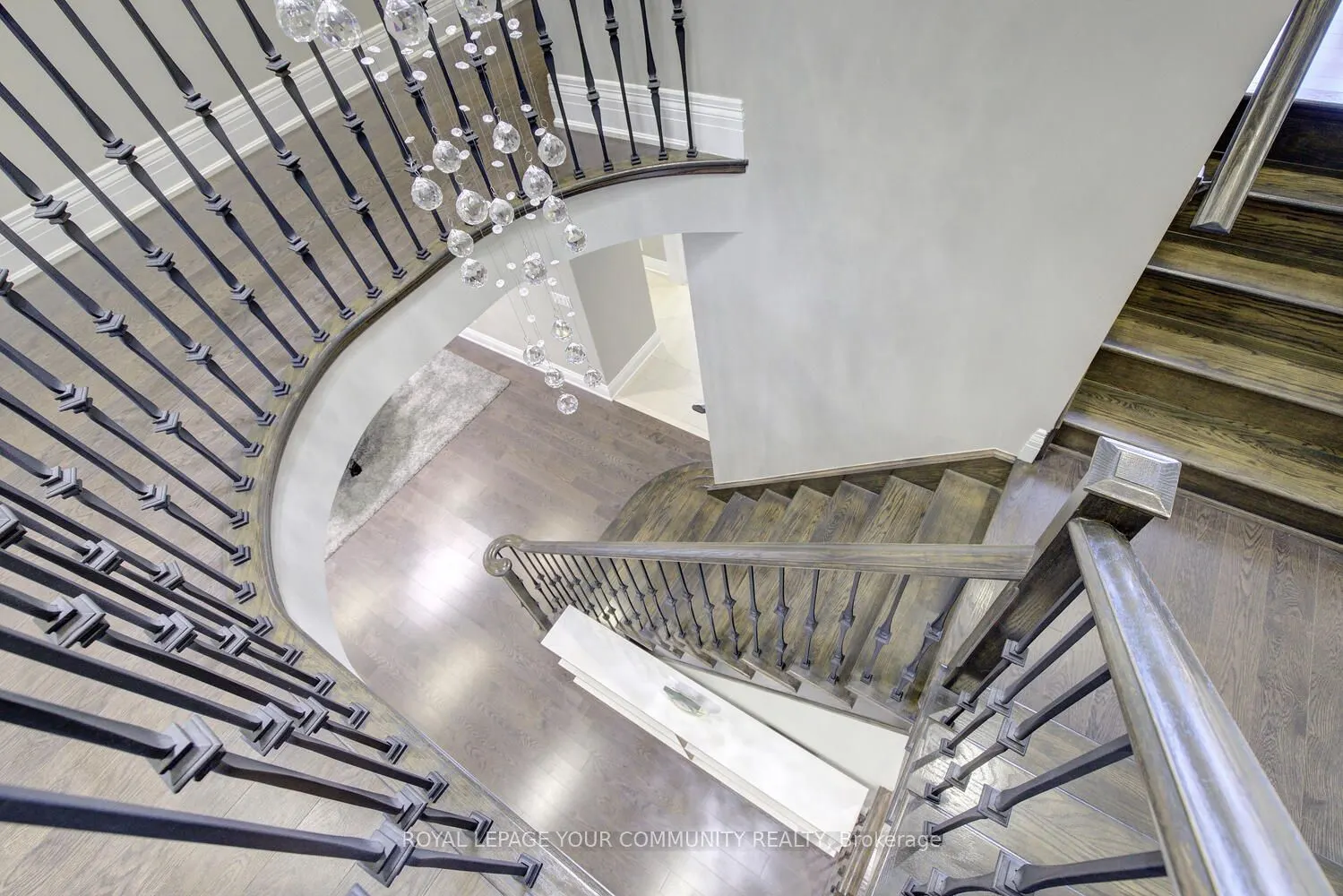 92 Heintzman Crescent