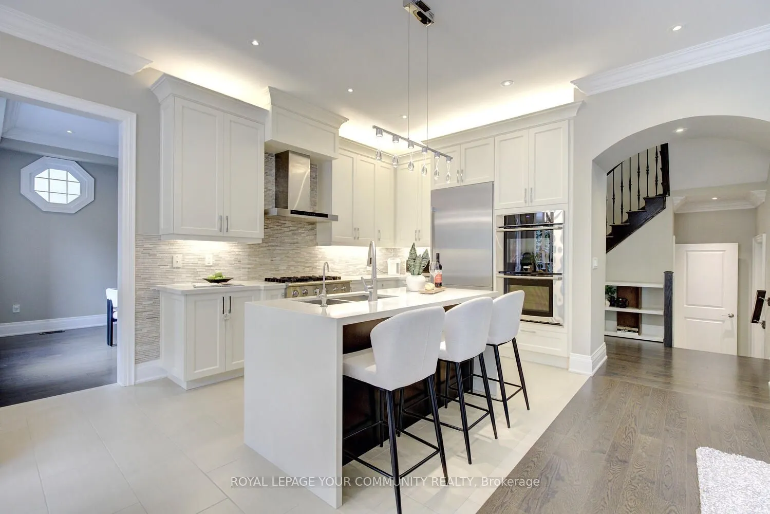92 Heintzman Crescent