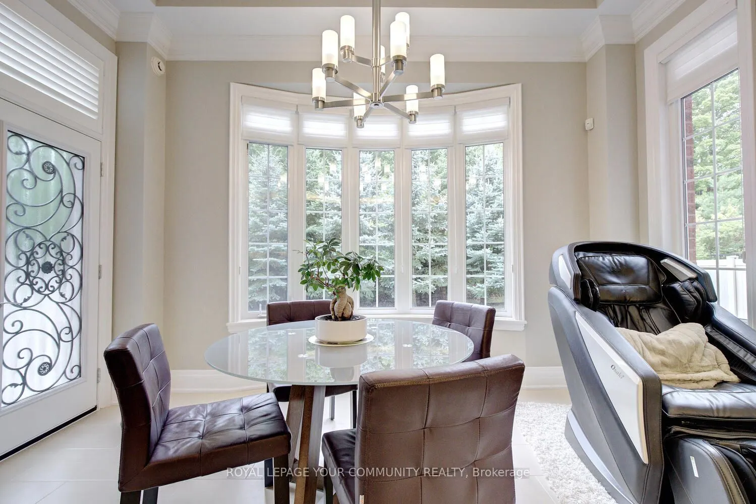 92 Heintzman Crescent