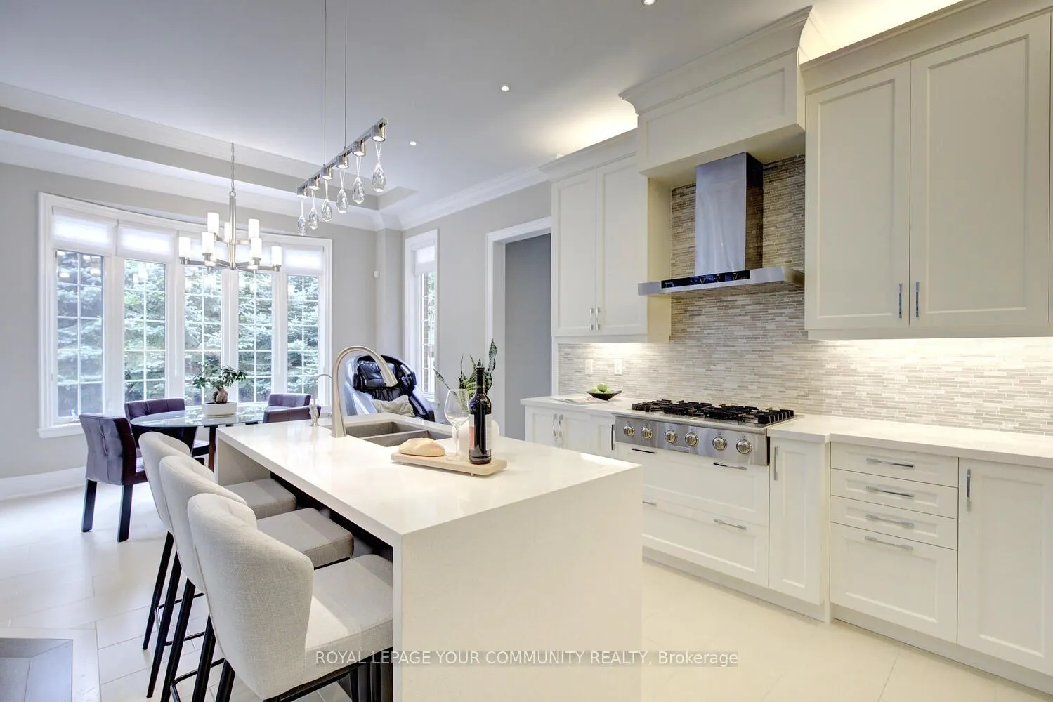 92 Heintzman Crescent