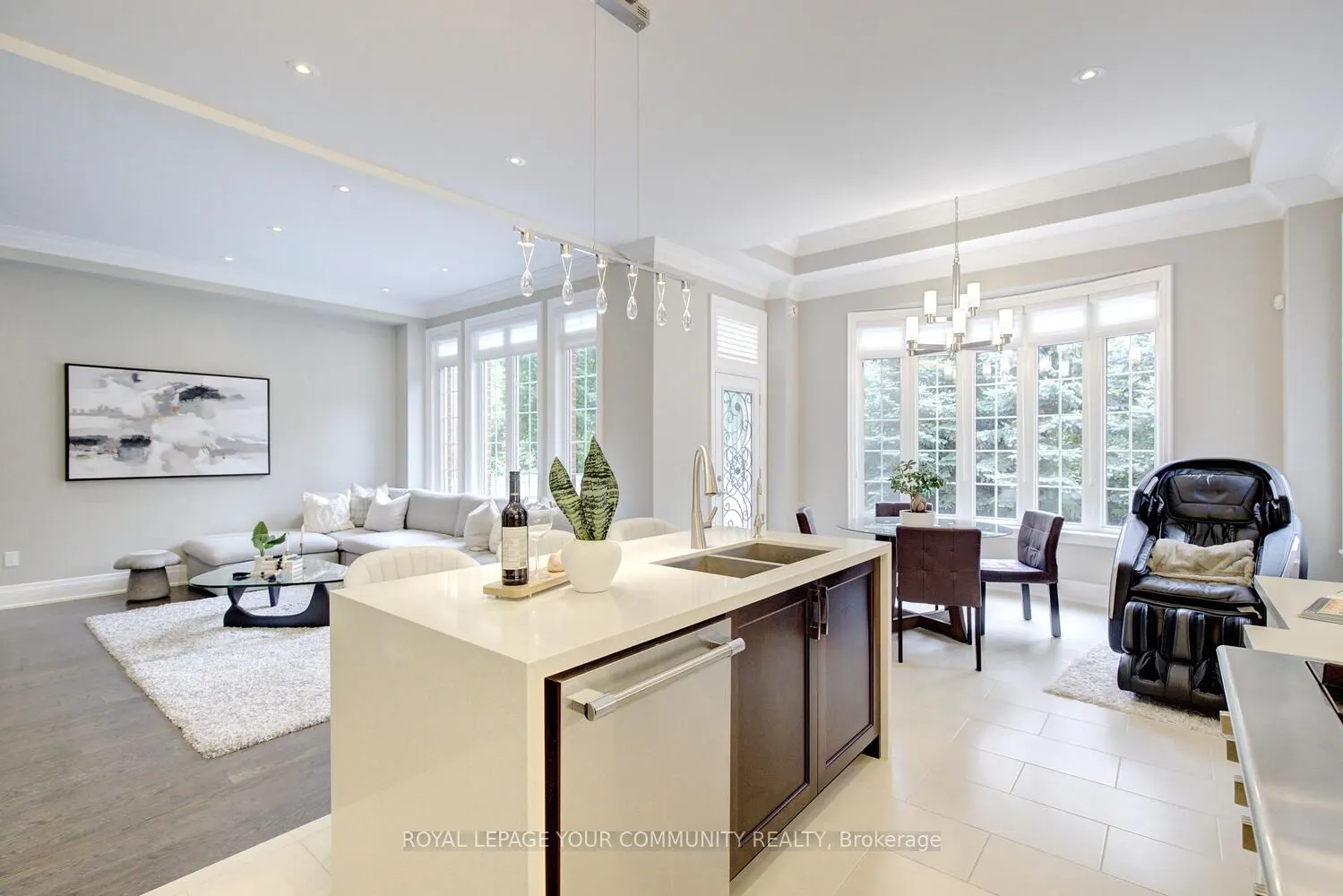 92 Heintzman Crescent