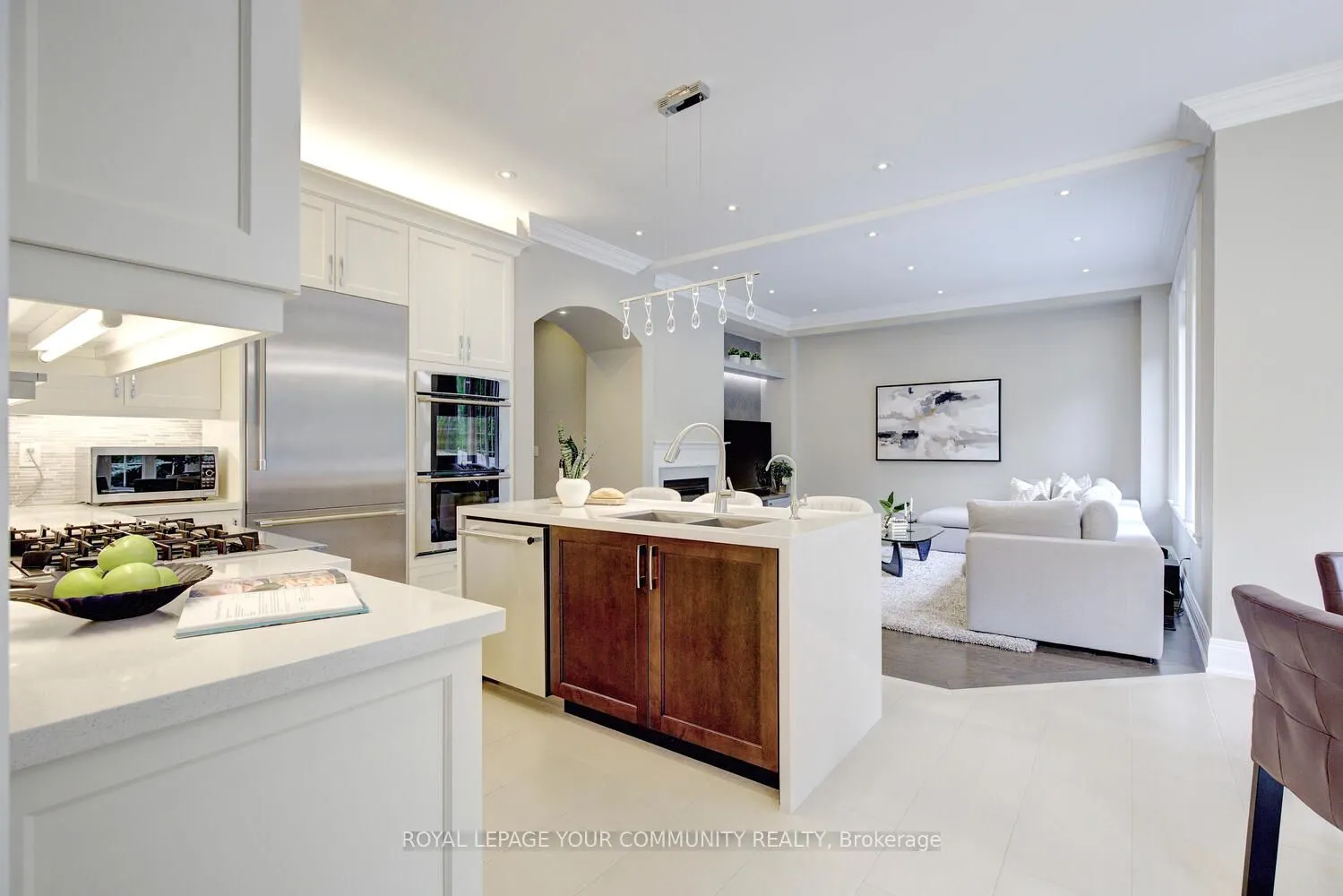 92 Heintzman Crescent