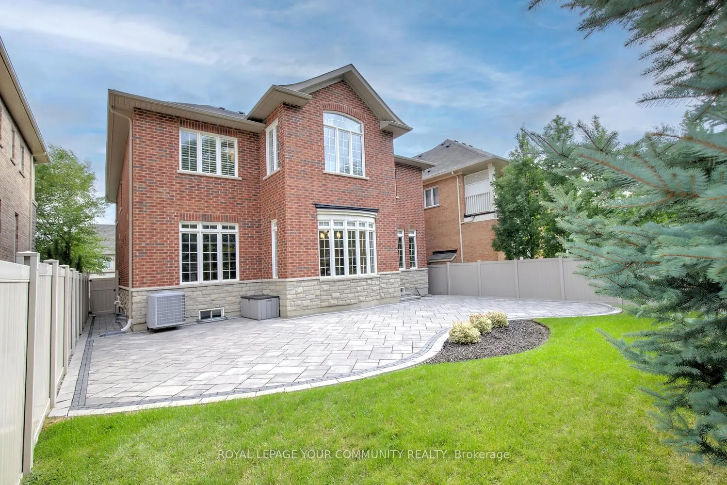92 Heintzman Crescent