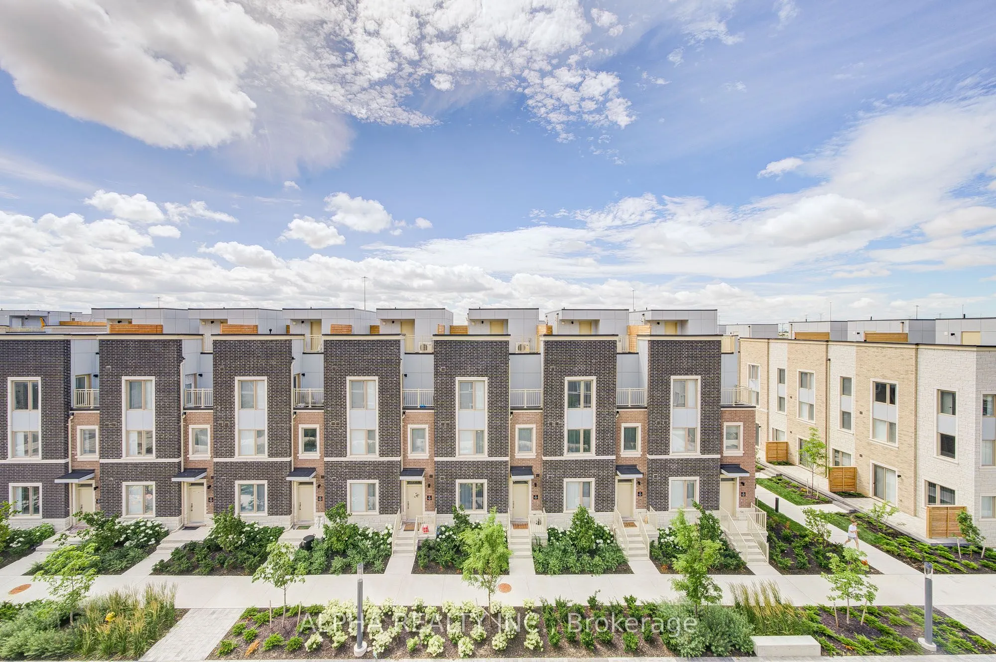 10 Almond Blossom Mews S, #TH106