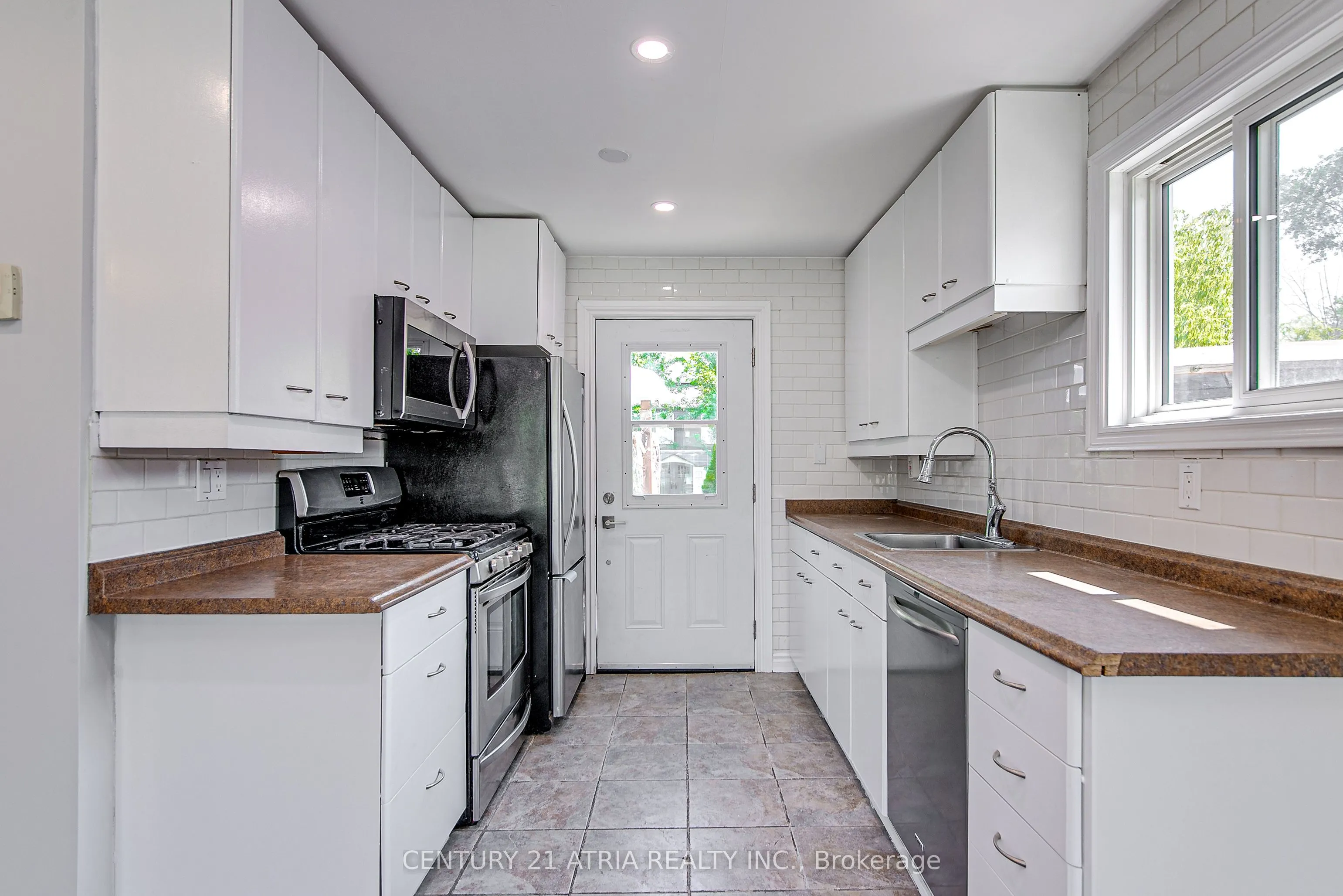 904 Maplewood Drive