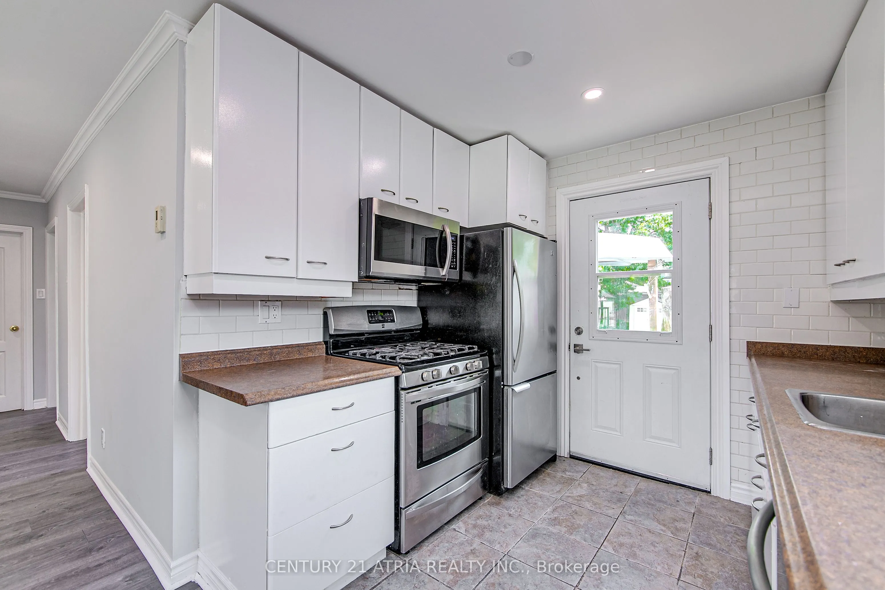 904 Maplewood Drive