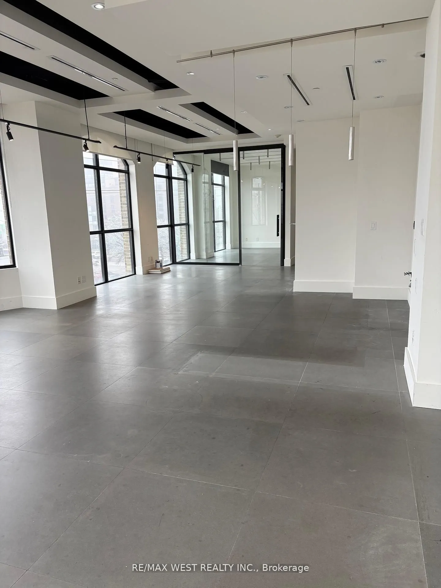10376 Yonge Street, #307 - 308