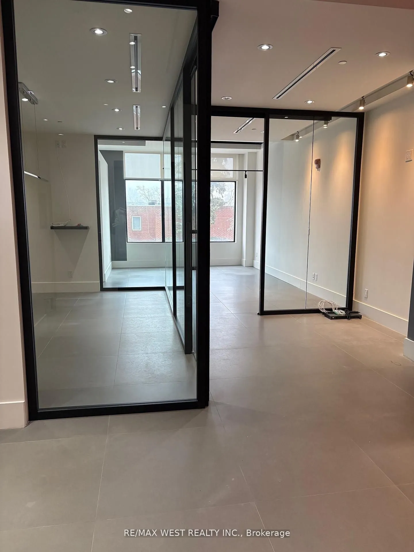 10376 Yonge Street, #307 - 308