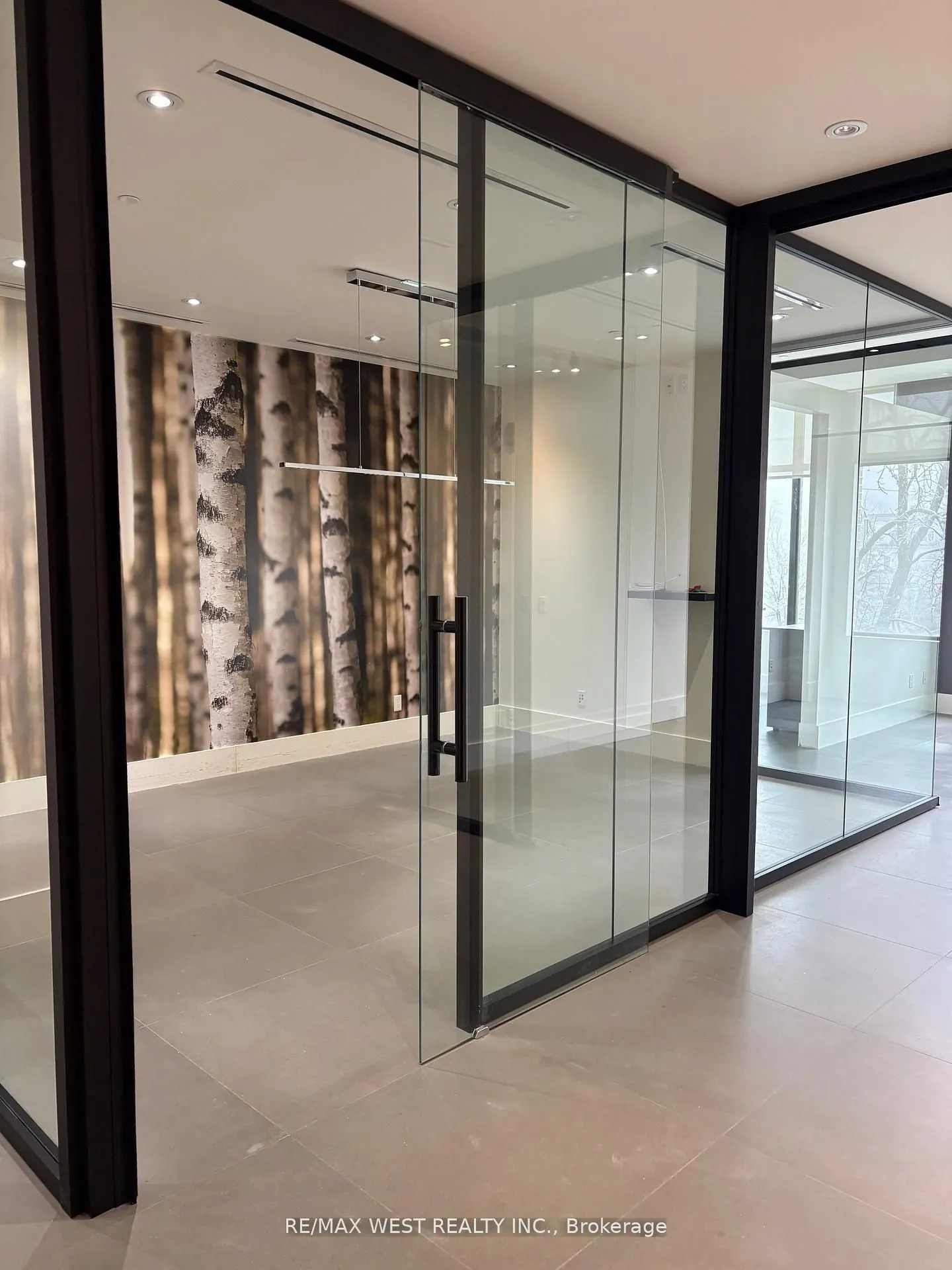 10376 Yonge Street, #307 - 308