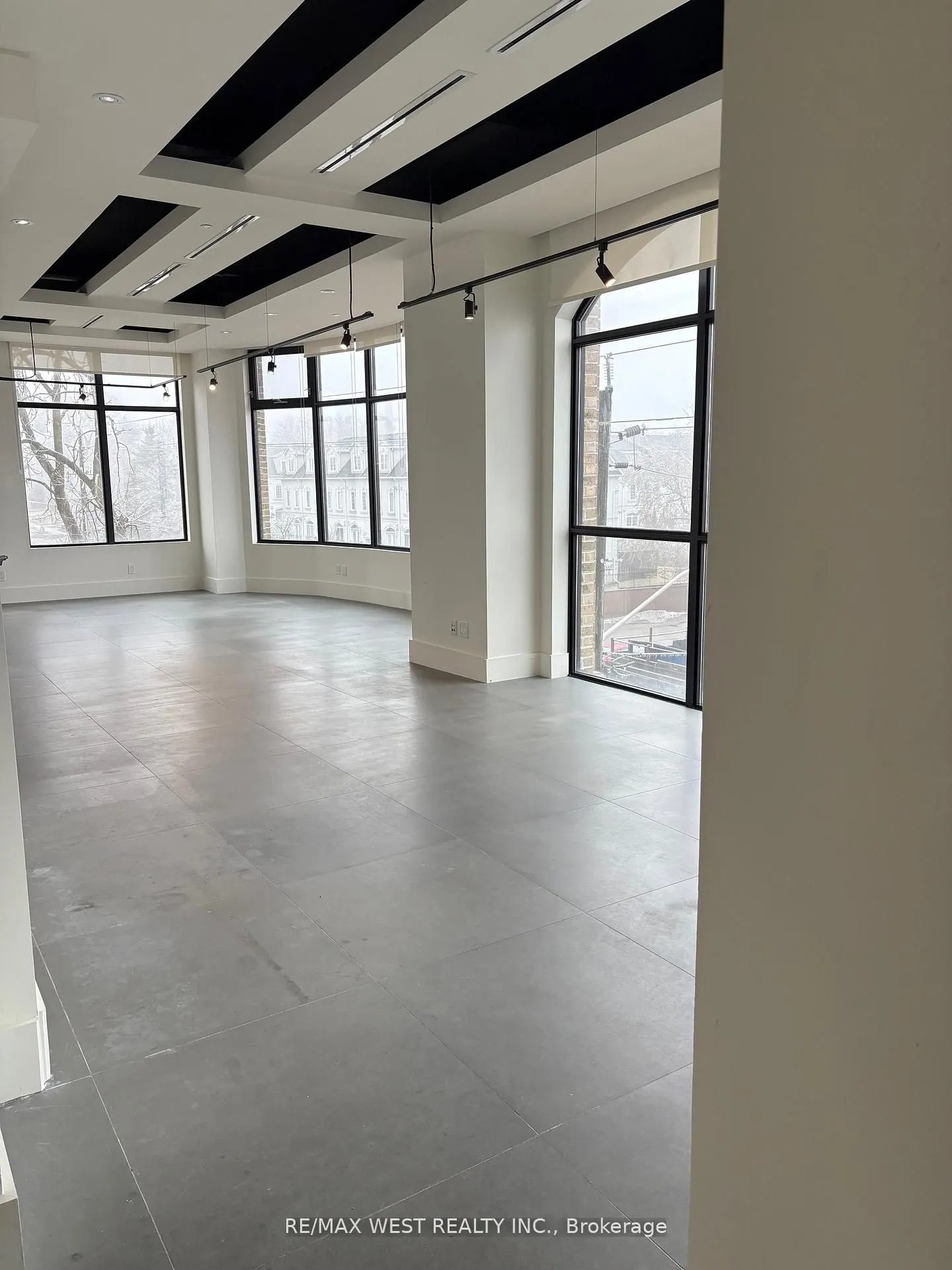 10376 Yonge Street, #307 - 308