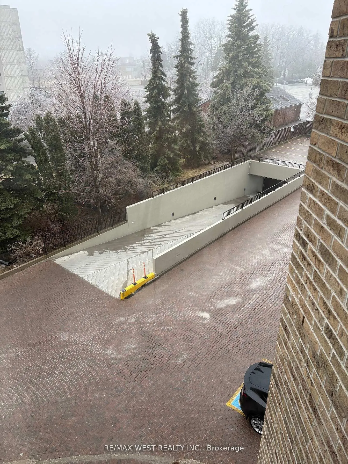 10376 Yonge Street, #307 - 308