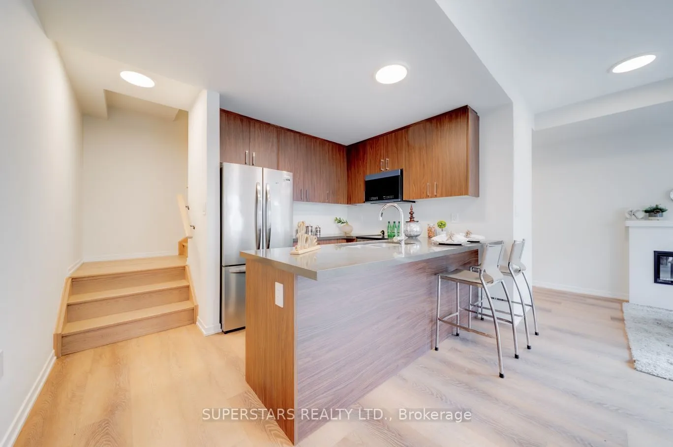94 Matawin Lane, #21
