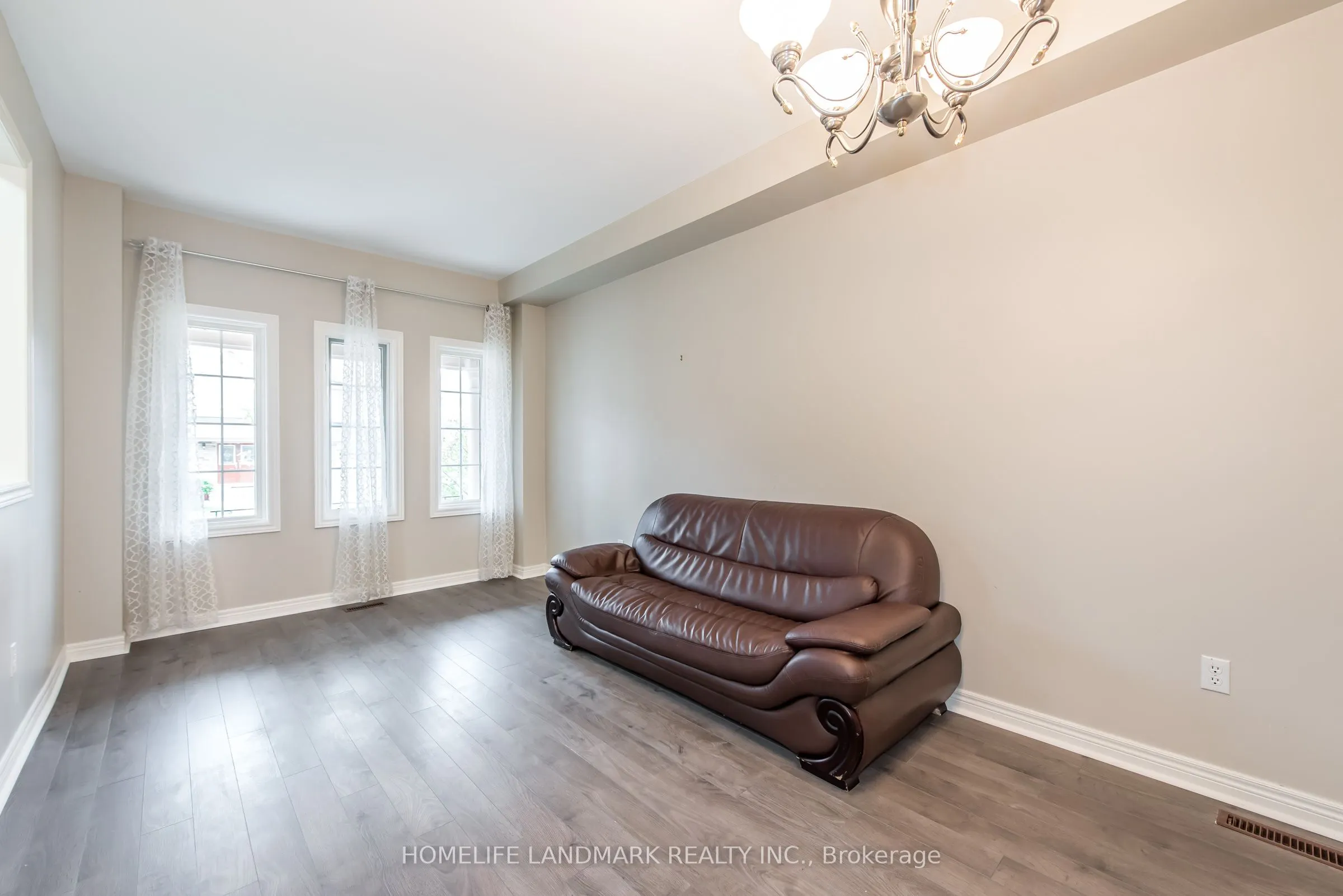 97 Annina Crescent