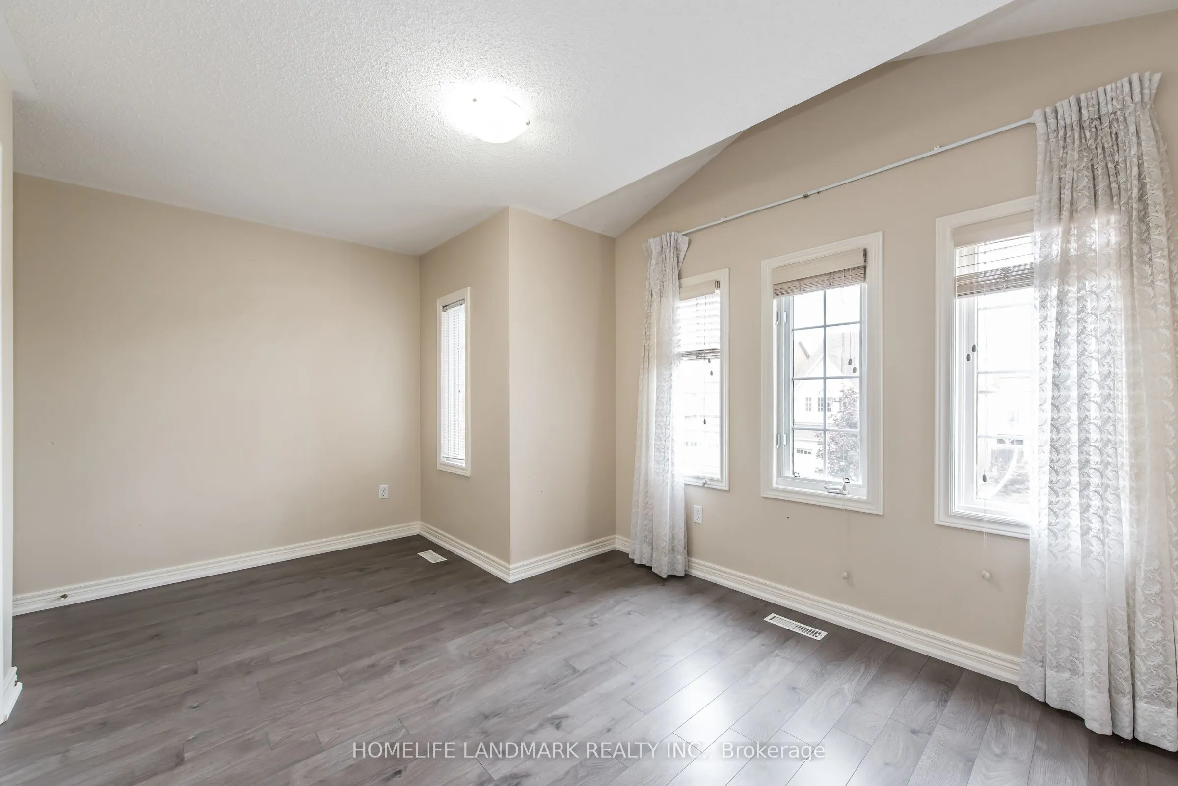 97 Annina Crescent