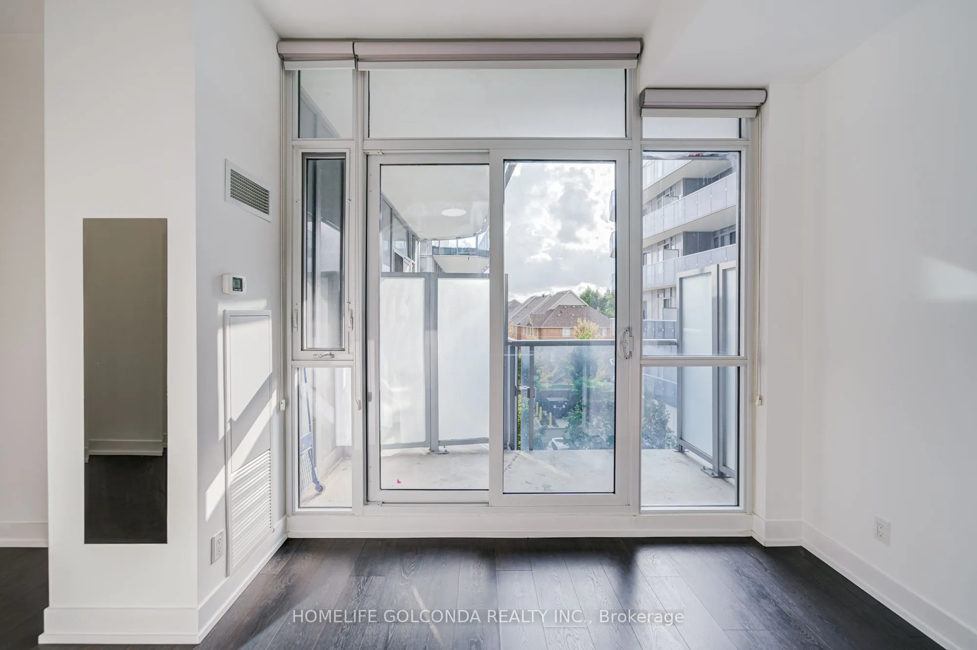 9471 Yonge Street E, #334
